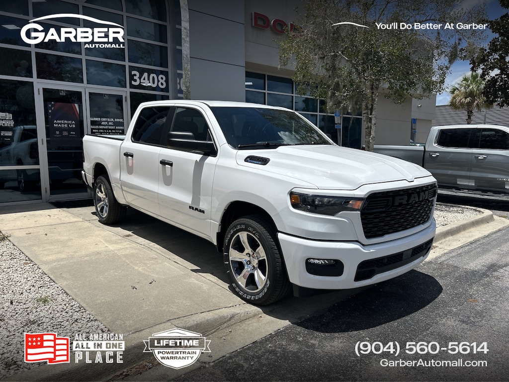 New 2026 Ram 1500 EXPRESS CREW CAB 4X2 5'7 BOX Pickup