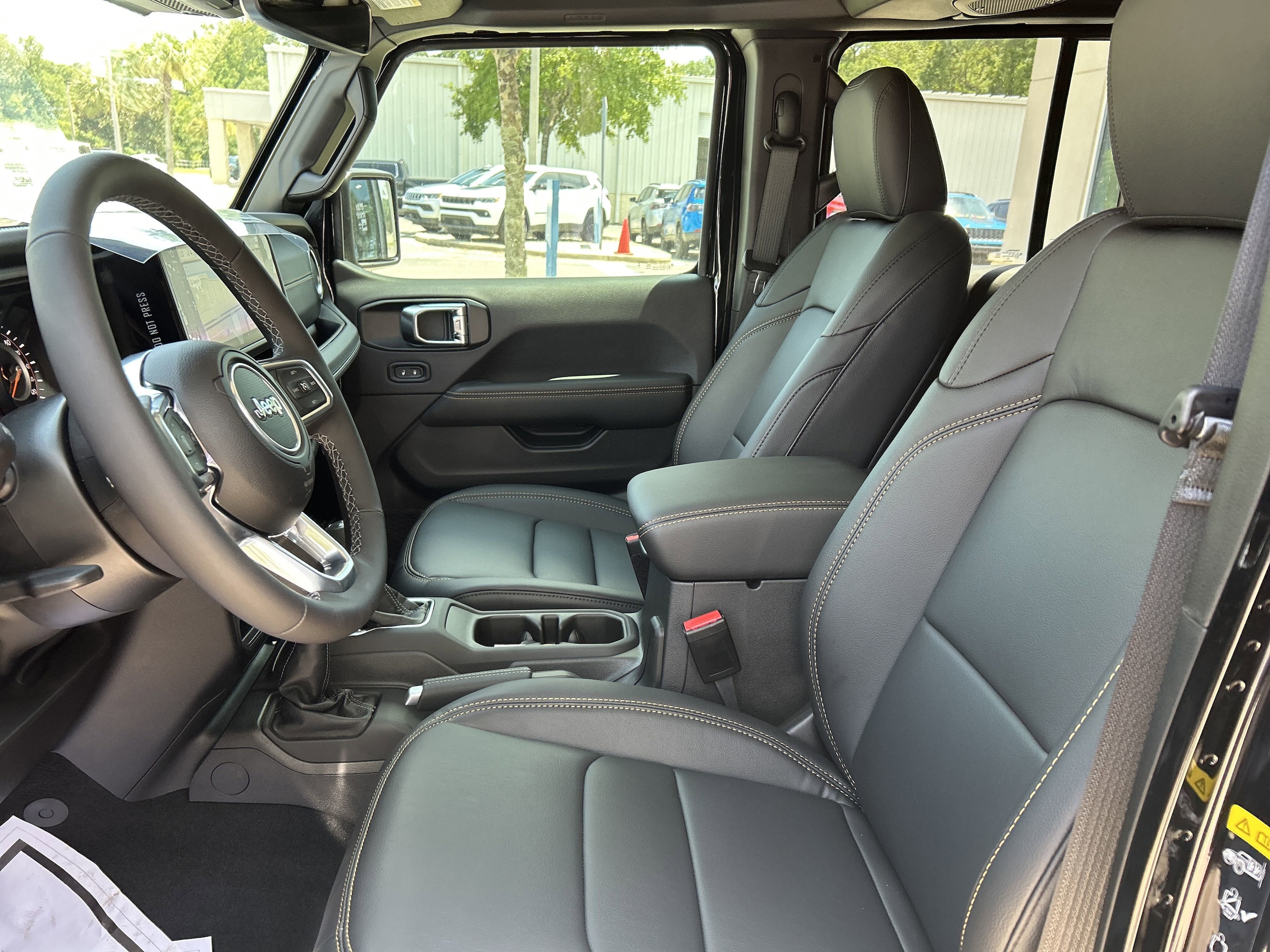 2025 Jeep Wrangler 4-Door Sahara - Photo 11