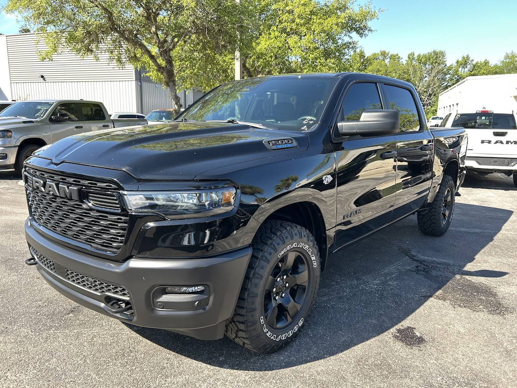 New 2026 Ram 1500 WARLOCK CREW CAB 4X4 5'7 BOX Pickup