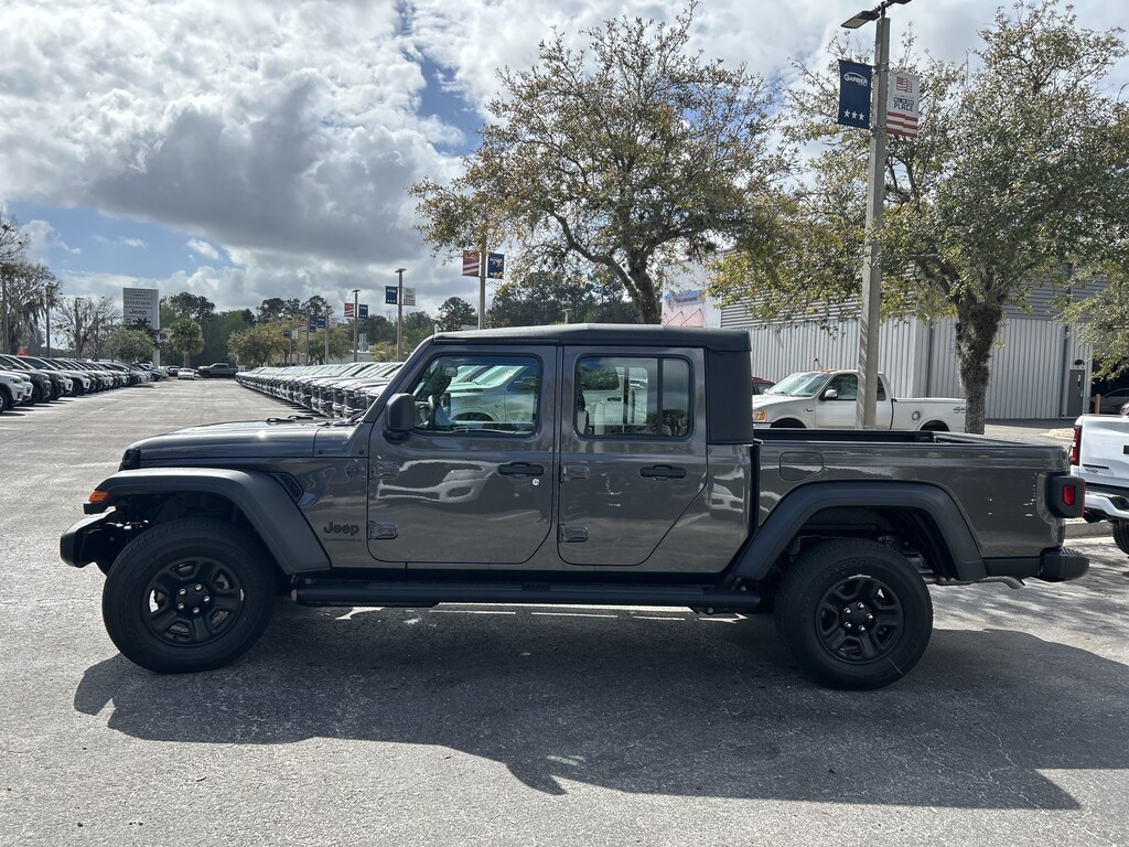 New 2026 Jeep Gladiator SPORT 4X4 Pickup