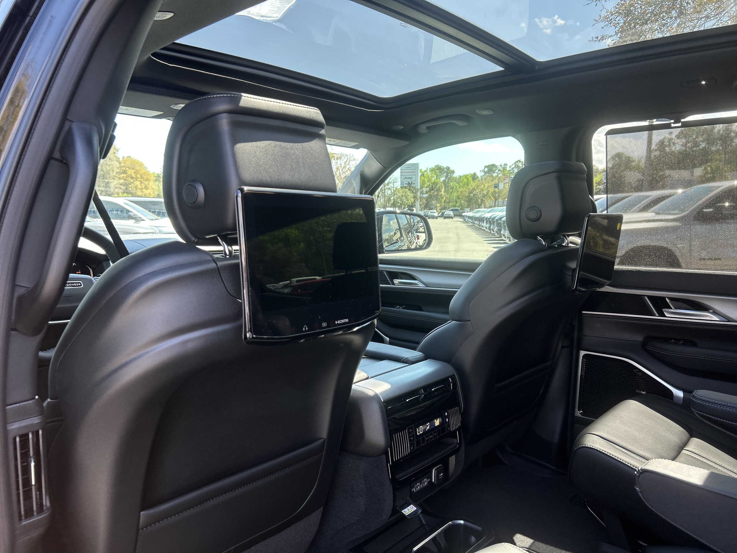 2026 Jeep Grand Wagoneer Limited Reserve - Photo 38
