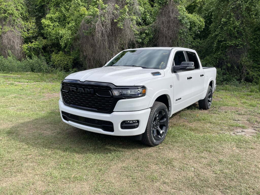 New 2026 Ram 1500 BIG HORN CREW CAB 4X4 5'7 BOX Pickup