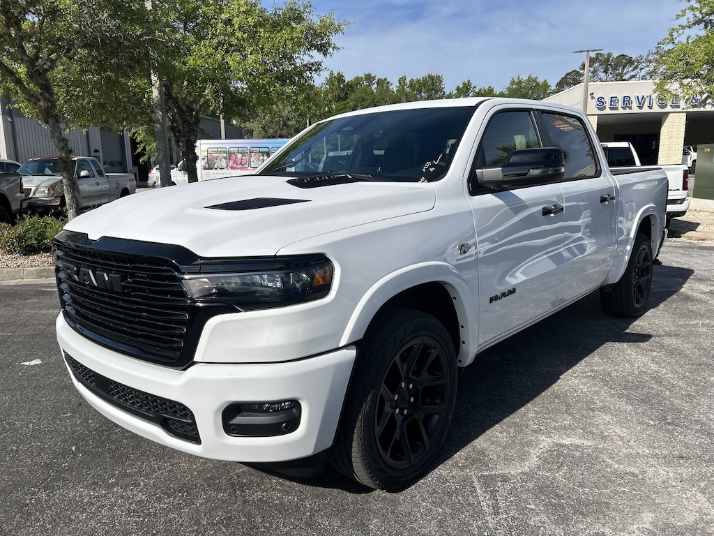 New 2026 Ram 1500 LARAMIE CREW CAB 4X4 5'7 BOX Pickup