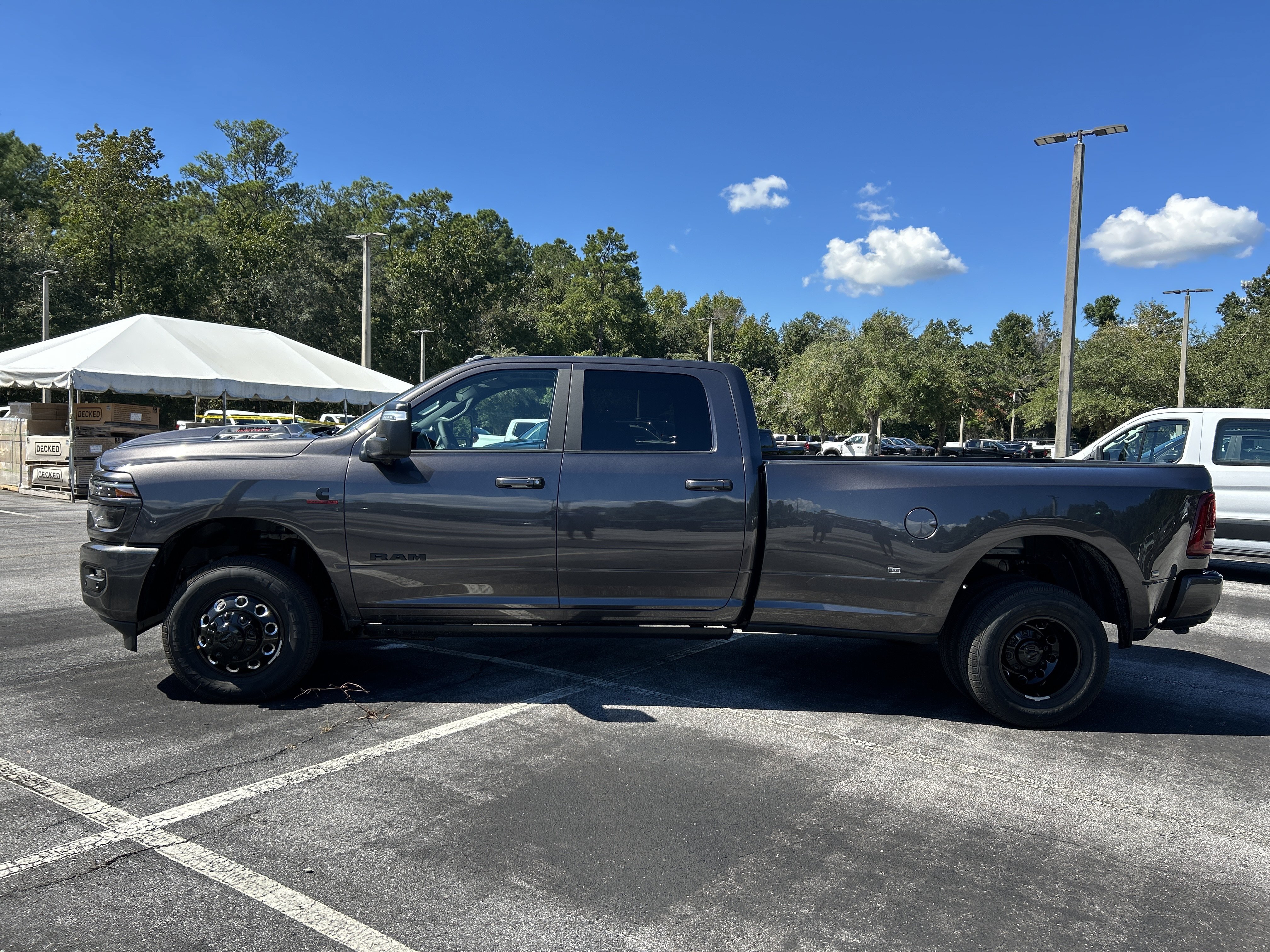 New 2027 Ram 3500 LARAMIE CREW CAB 4X4 8' BOX Pickup