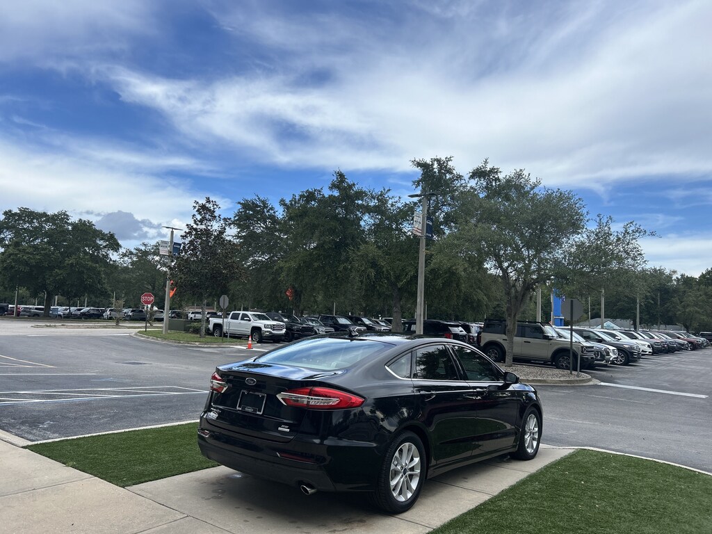 Used 2019 Ford Fusion SE Sedan