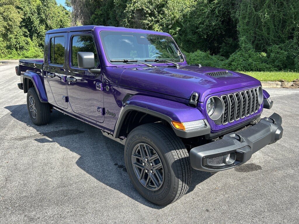 New 2026 Jeep Gladiator SPORT S 4X4 Pickup