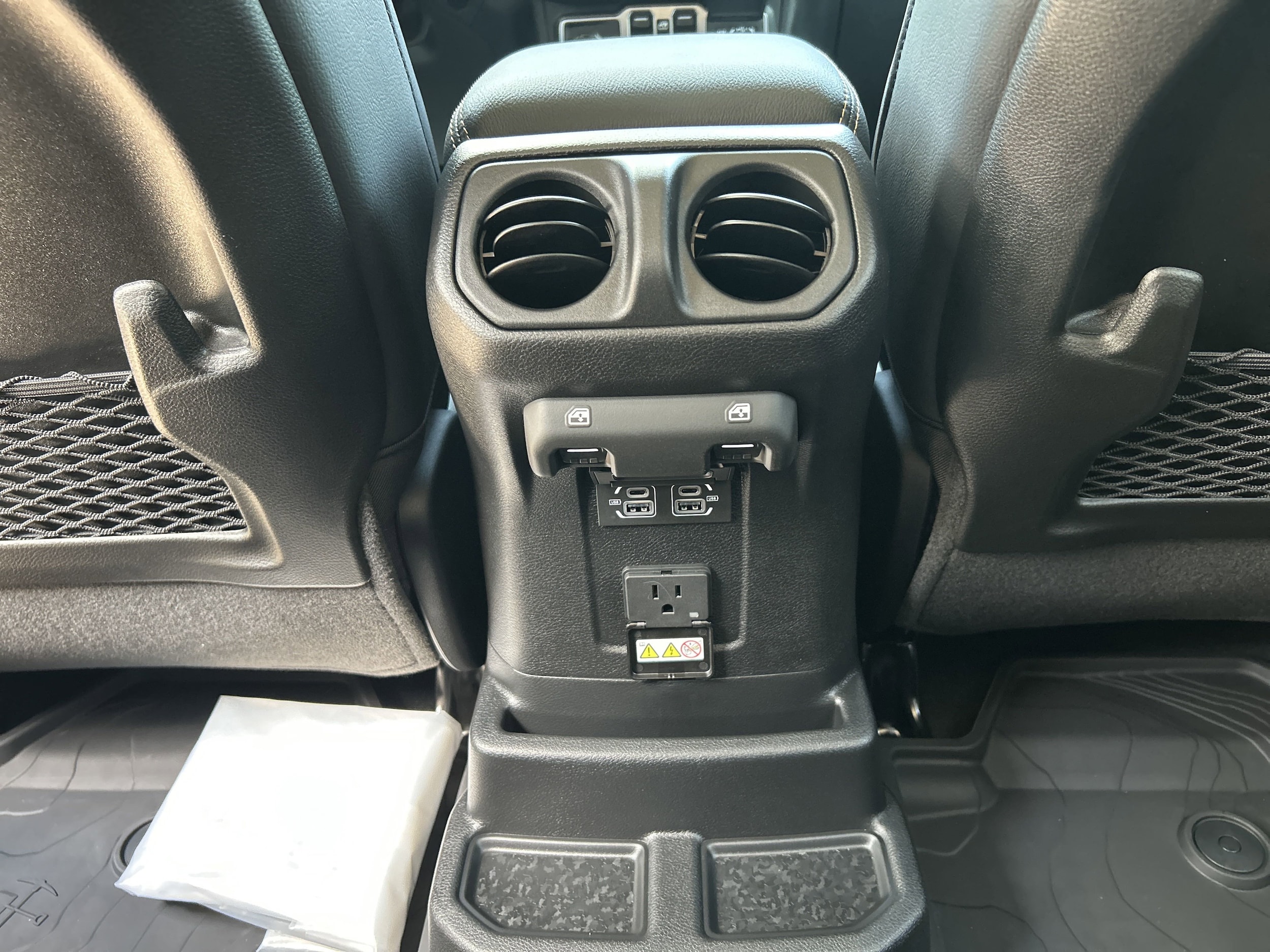 2025 Jeep Wrangler 4-Door Sahara - Photo 30