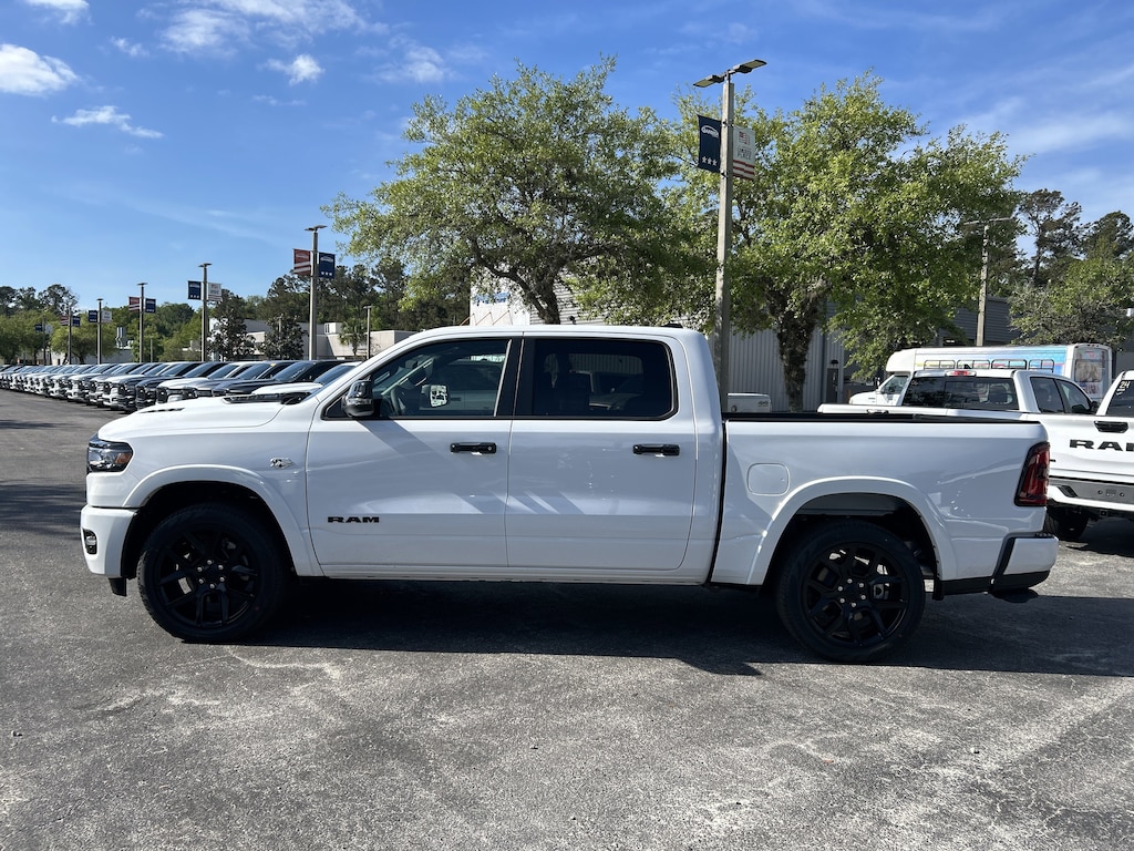 New 2026 Ram 1500 LARAMIE CREW CAB 4X4 5'7 BOX Pickup