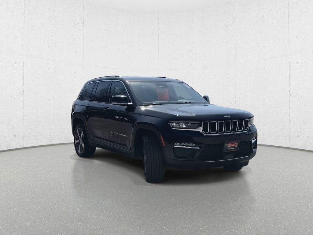 Used 2023 Jeep Grand Cherokee Limited 4x4 SUV