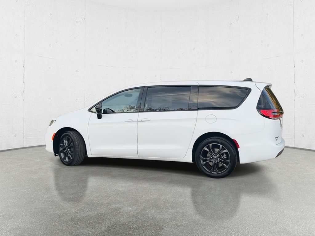 2026 Chrysler Pacifica Select - Photo 6