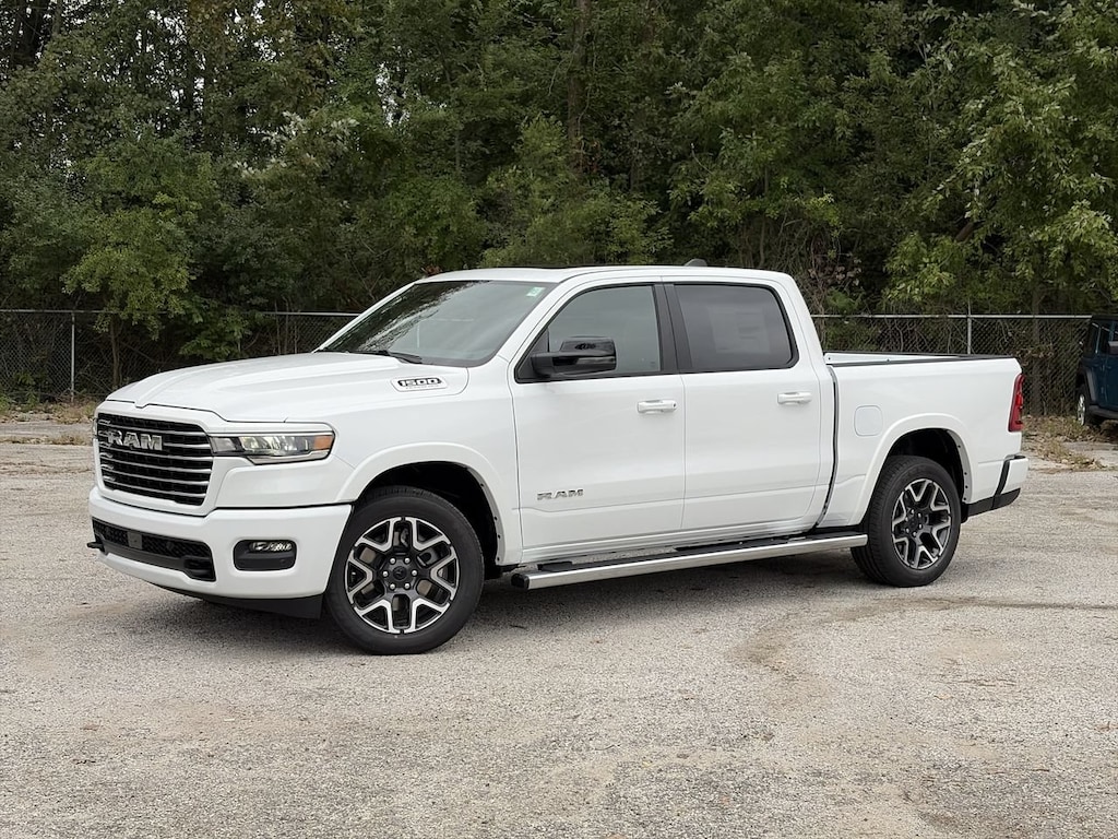 New 2027 Ram 1500 LARAMIE CREW CAB 4X4 Pickup
