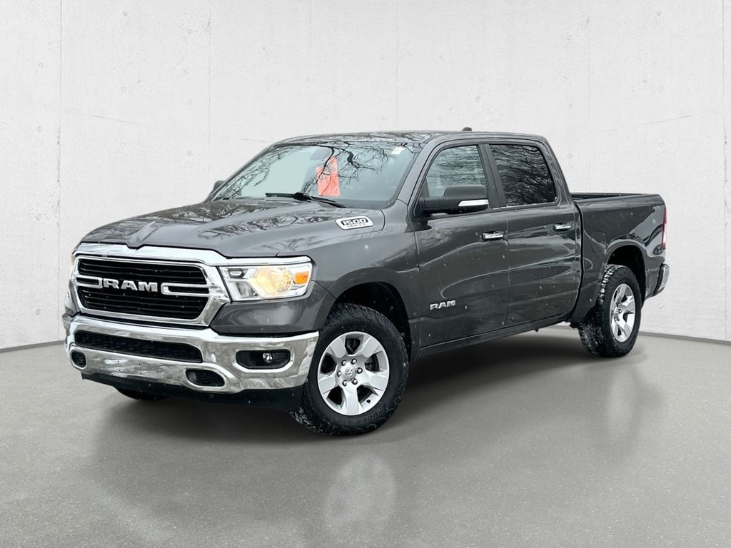 2020 RAM 1500 Big Horn/Lone Star 4x4 Crew Cab 5'7's photo