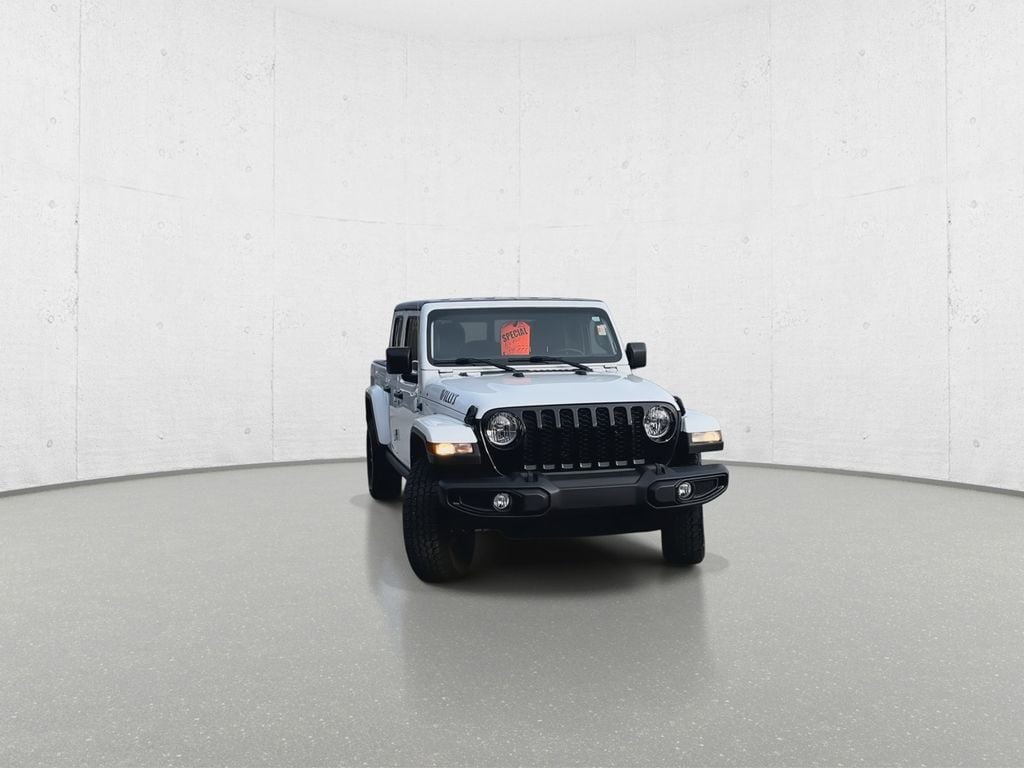 Used 2022 Jeep Gladiator Willys 4x4 Truck Crew Cab