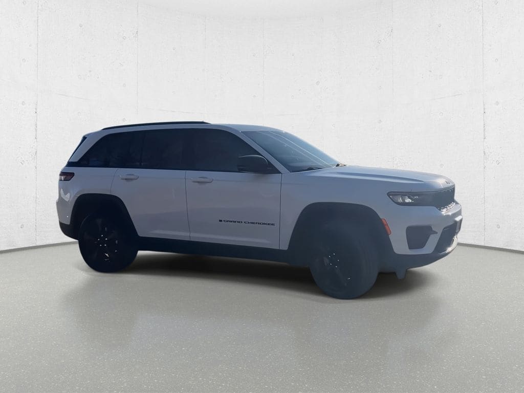 Used 2023 Jeep Grand Cherokee Altitude 4x4 SUV