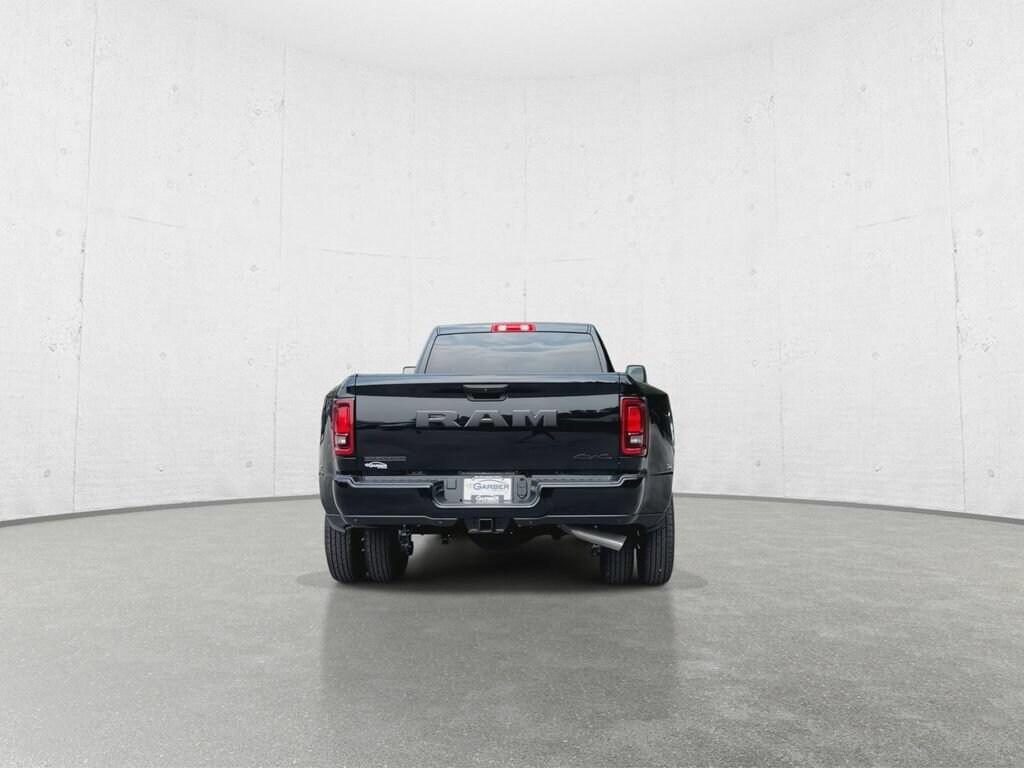 New 2026 Ram 3500 BIG HORN CREW CAB 4X4 8' BOX Pickup