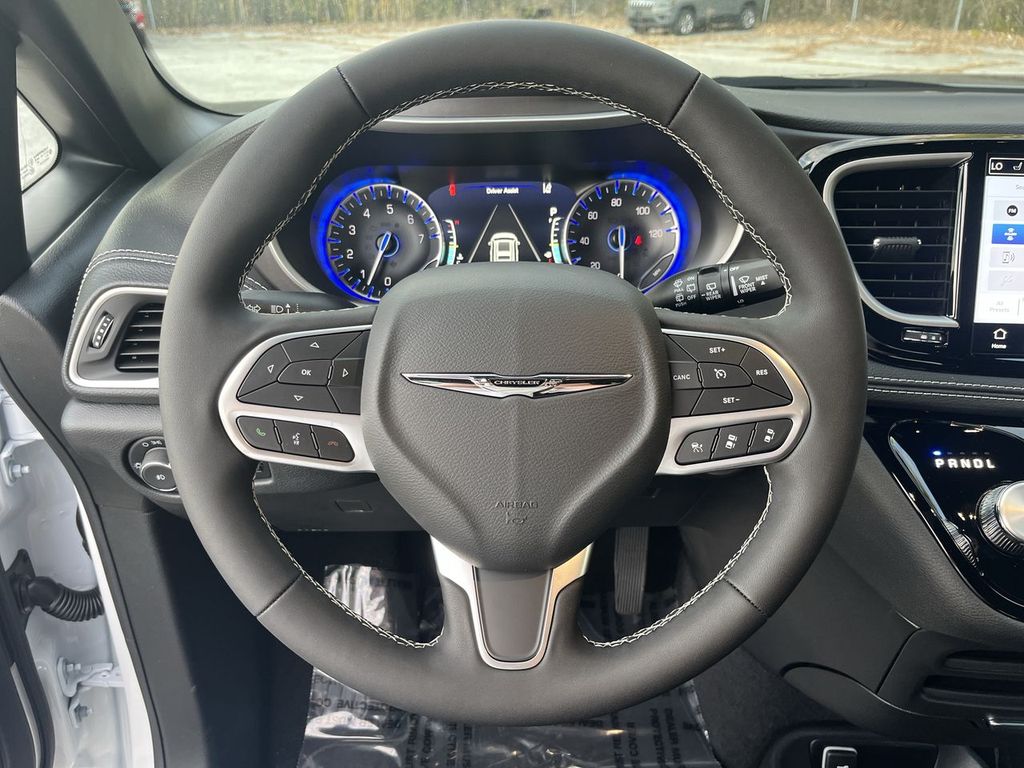 2026 Chrysler Pacifica Select - Photo 16
