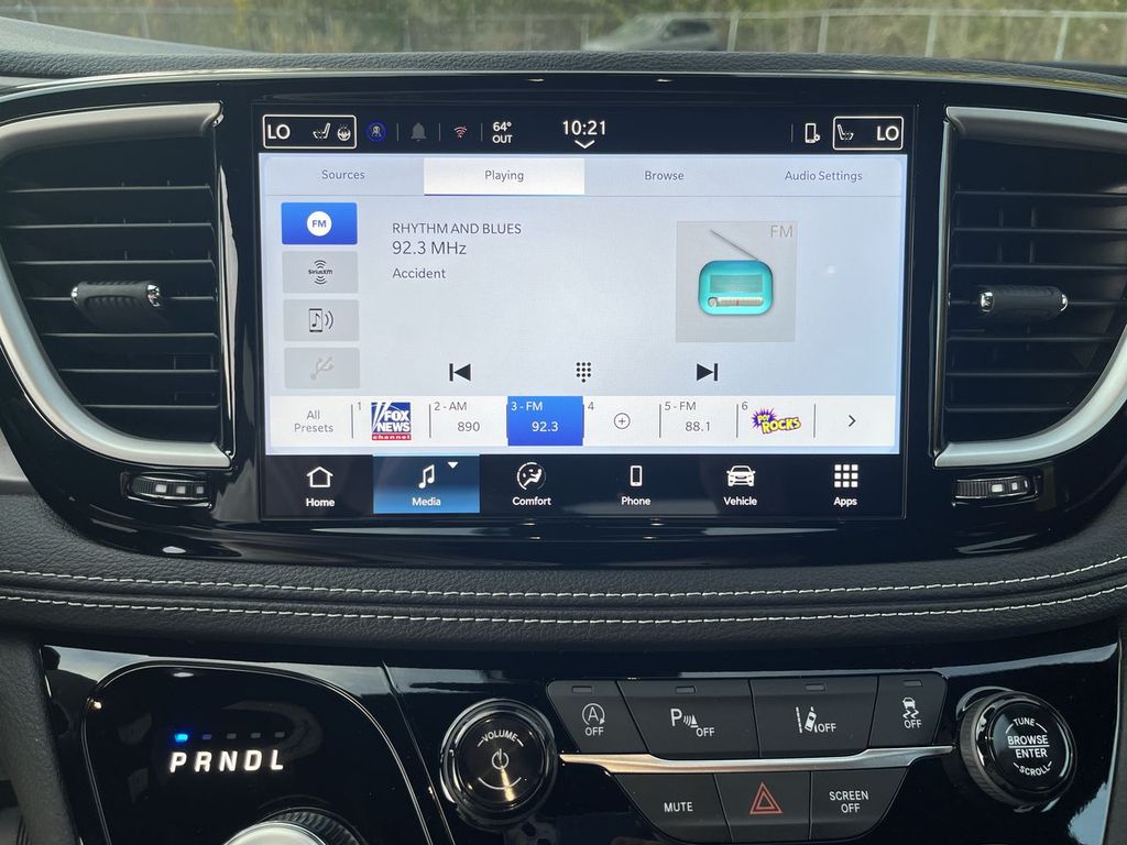 2026 Chrysler Pacifica Select - Photo 18