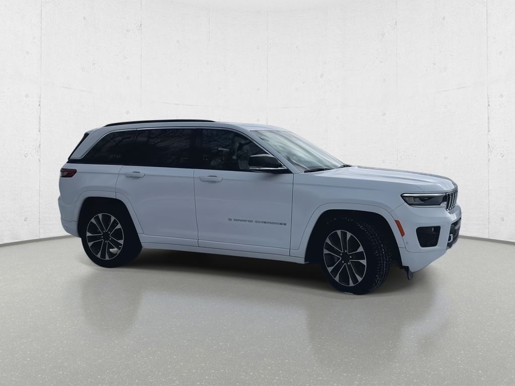 Used 2024 Jeep Grand Cherokee Overland 4x4 SUV