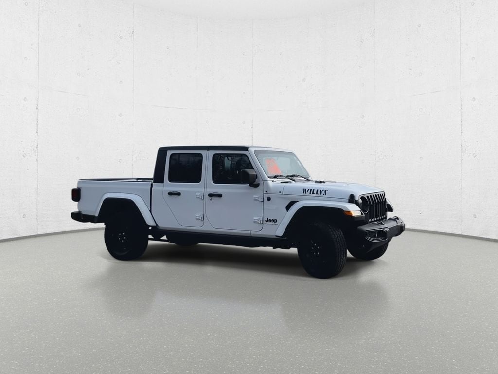 Used 2022 Jeep Gladiator Willys 4x4 Truck Crew Cab