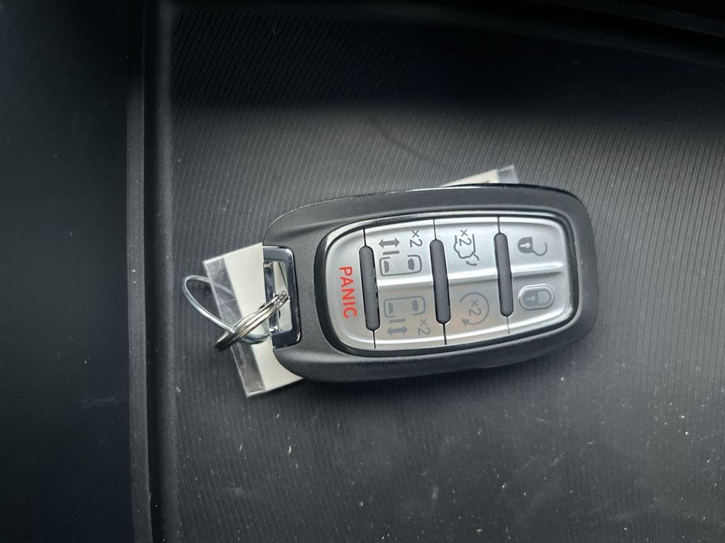 2026 Chrysler Pacifica Select - Photo 29