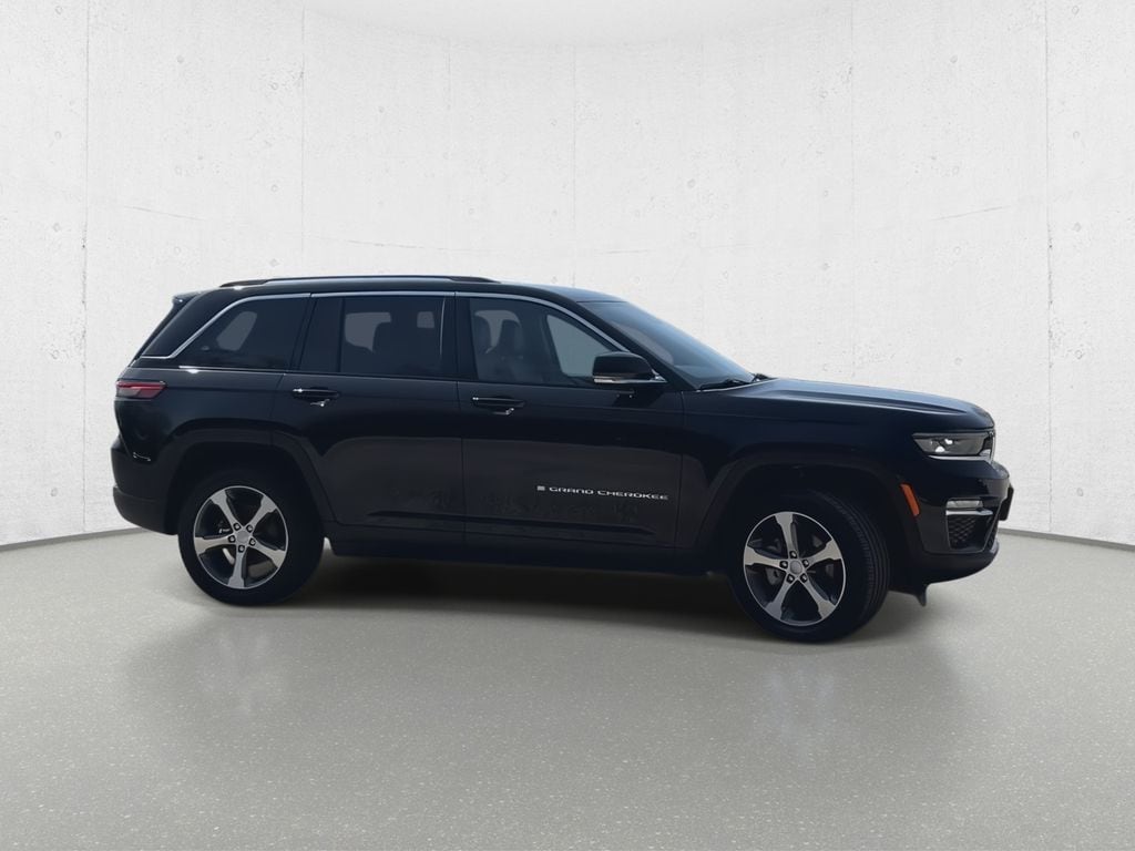 Used 2023 Jeep Grand Cherokee Limited 4x4 SUV