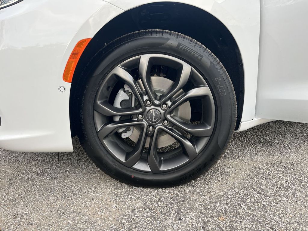 2026 Chrysler Pacifica Select - Photo 11