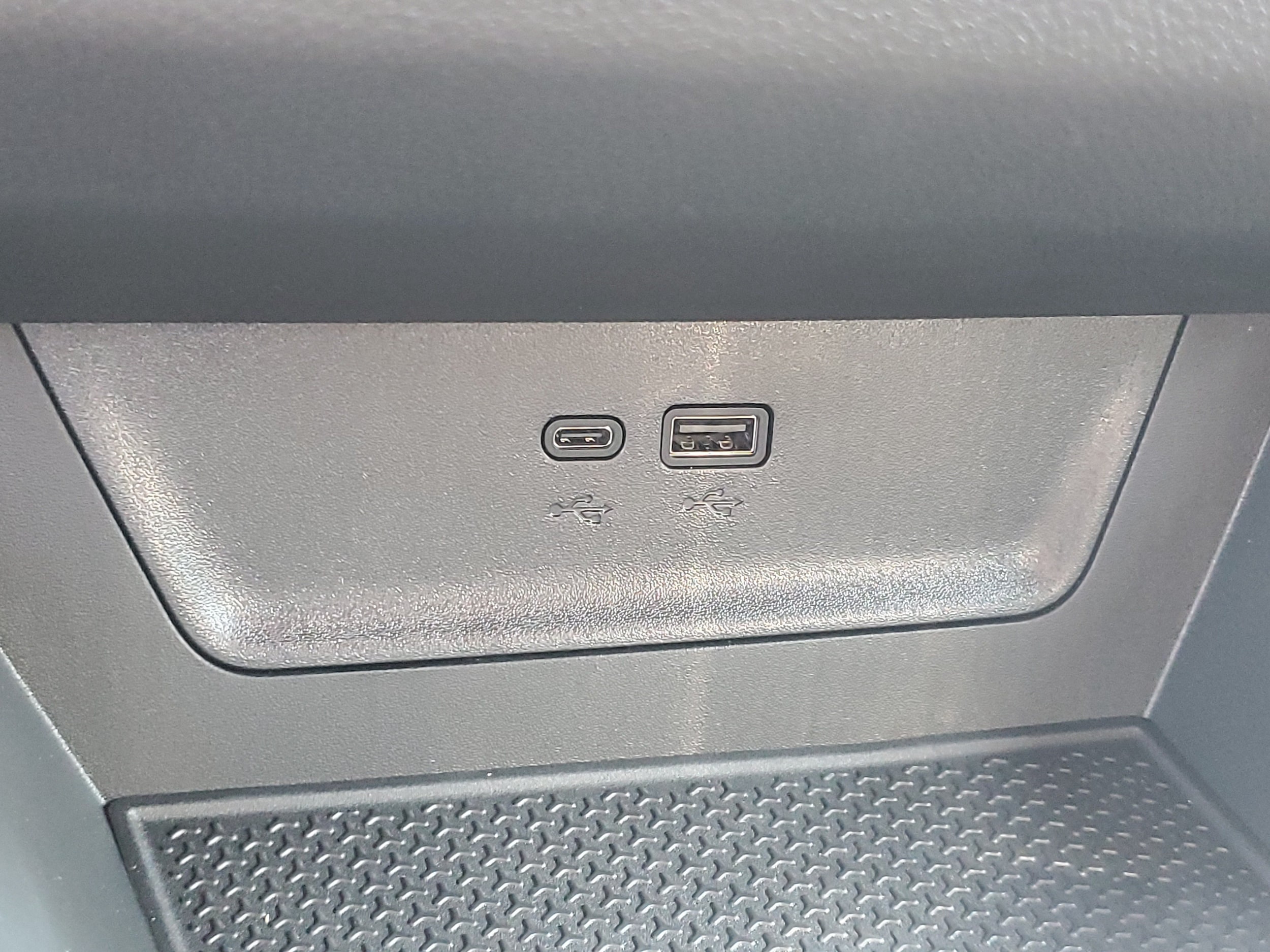 2027 Chevrolet Equinox RS - Photo 18