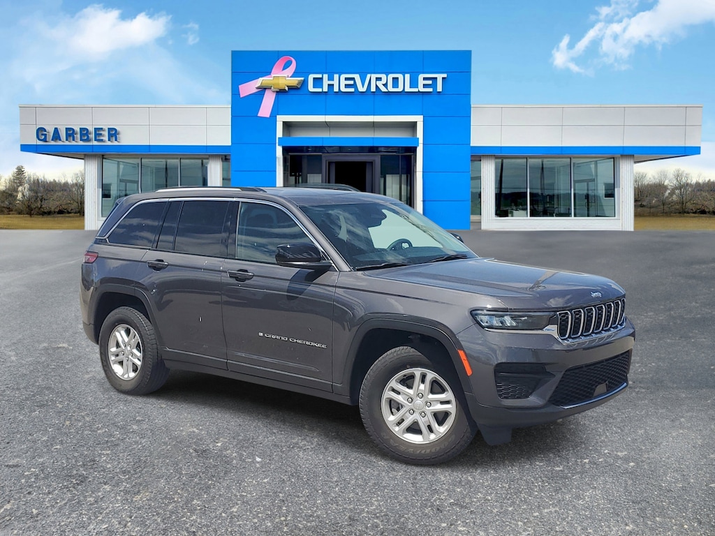 Used 2023 Jeep Grand Cherokee Laredo 4x4 SUV