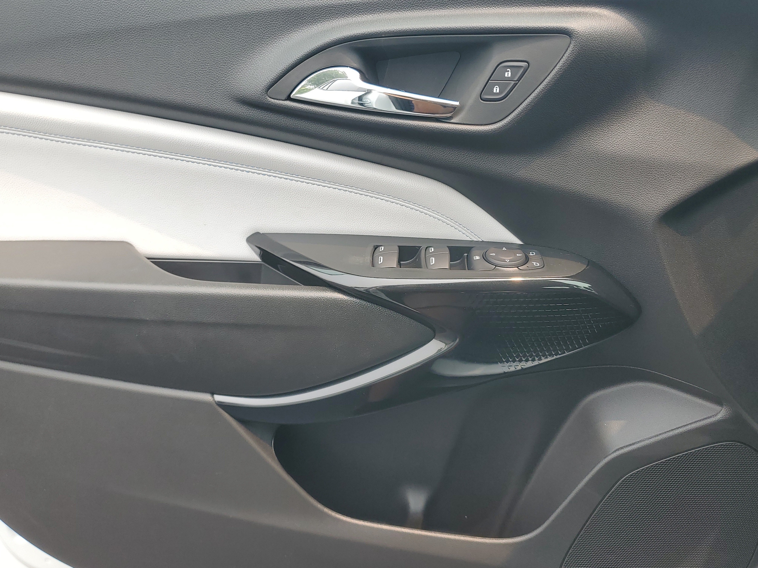 2026 Chevrolet Trax LT - Photo 18