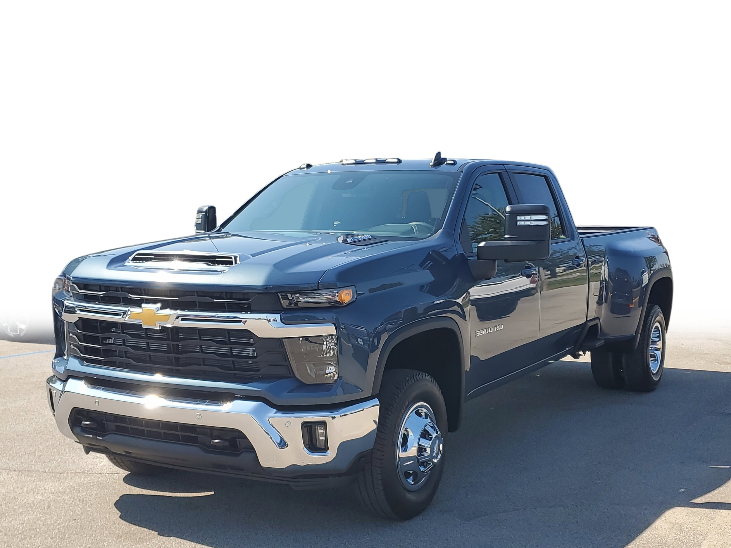 2026 Chevrolet Silverado 3500HD LT photo 2