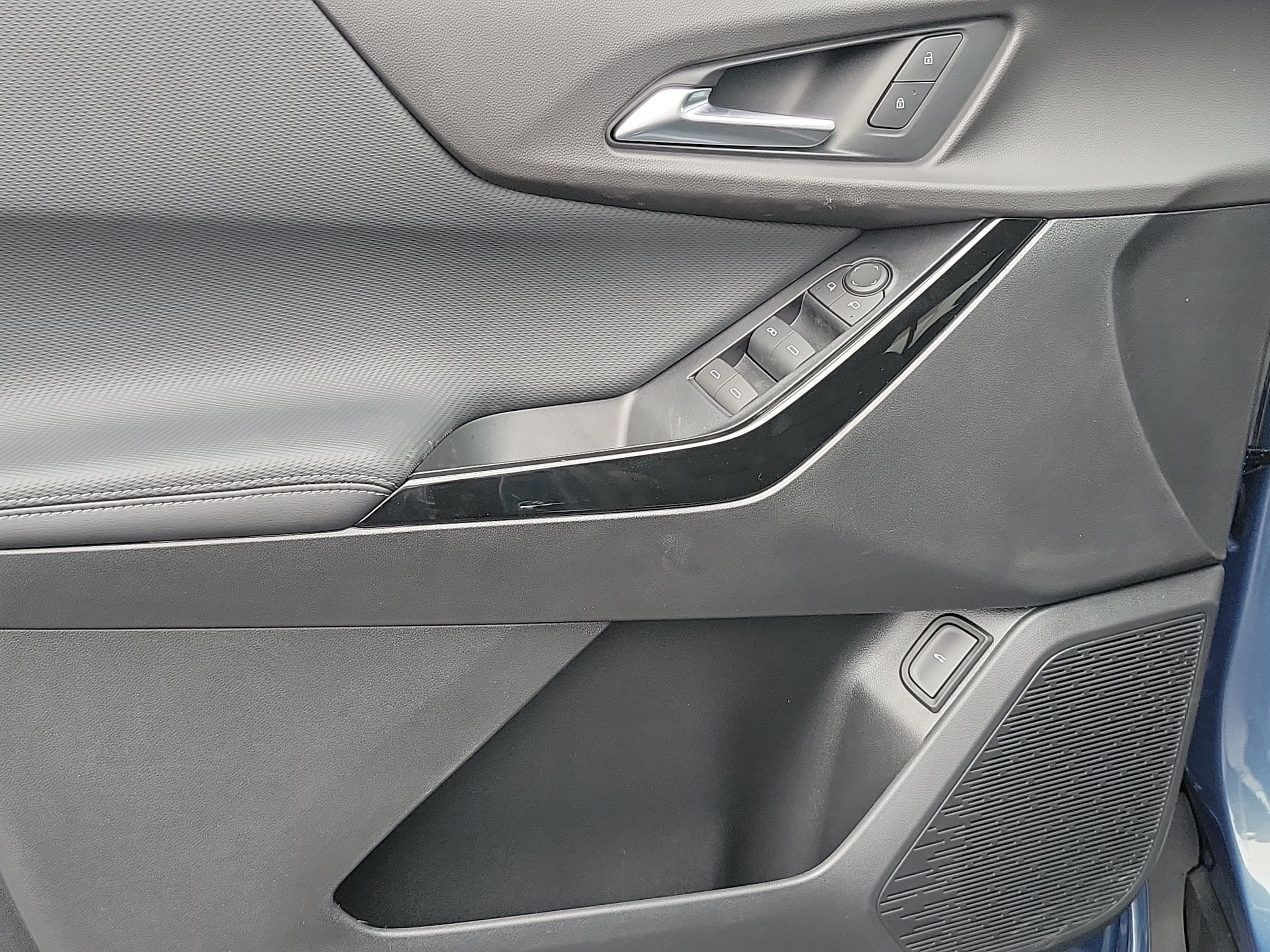 2027 Chevrolet Equinox LT - Photo 19