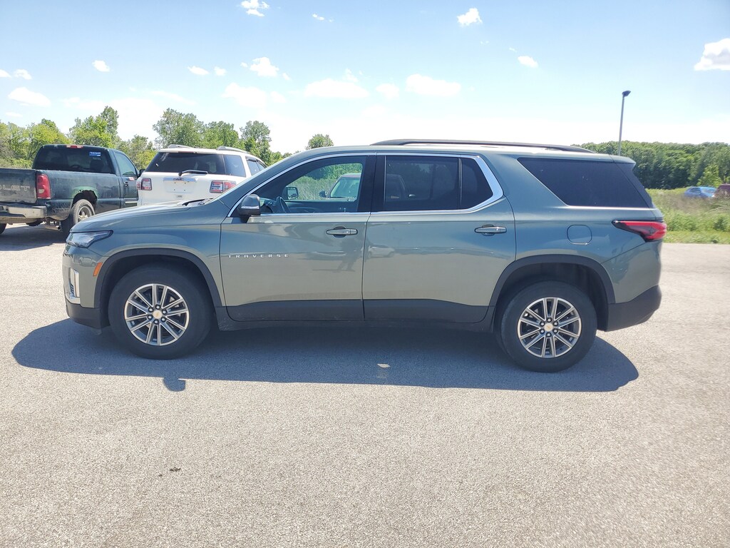 Used 2023 Chevrolet Traverse LT Cloth SUV