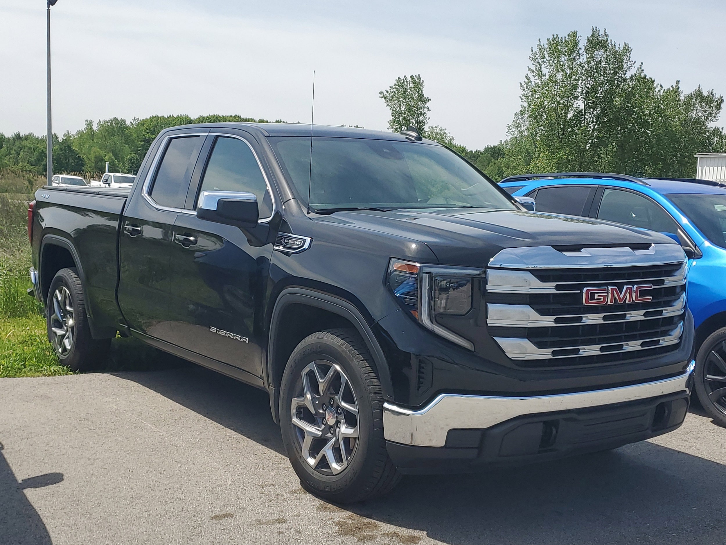 2025 GMC Sierra 4WD Double Cab Standard Box SLE's photo