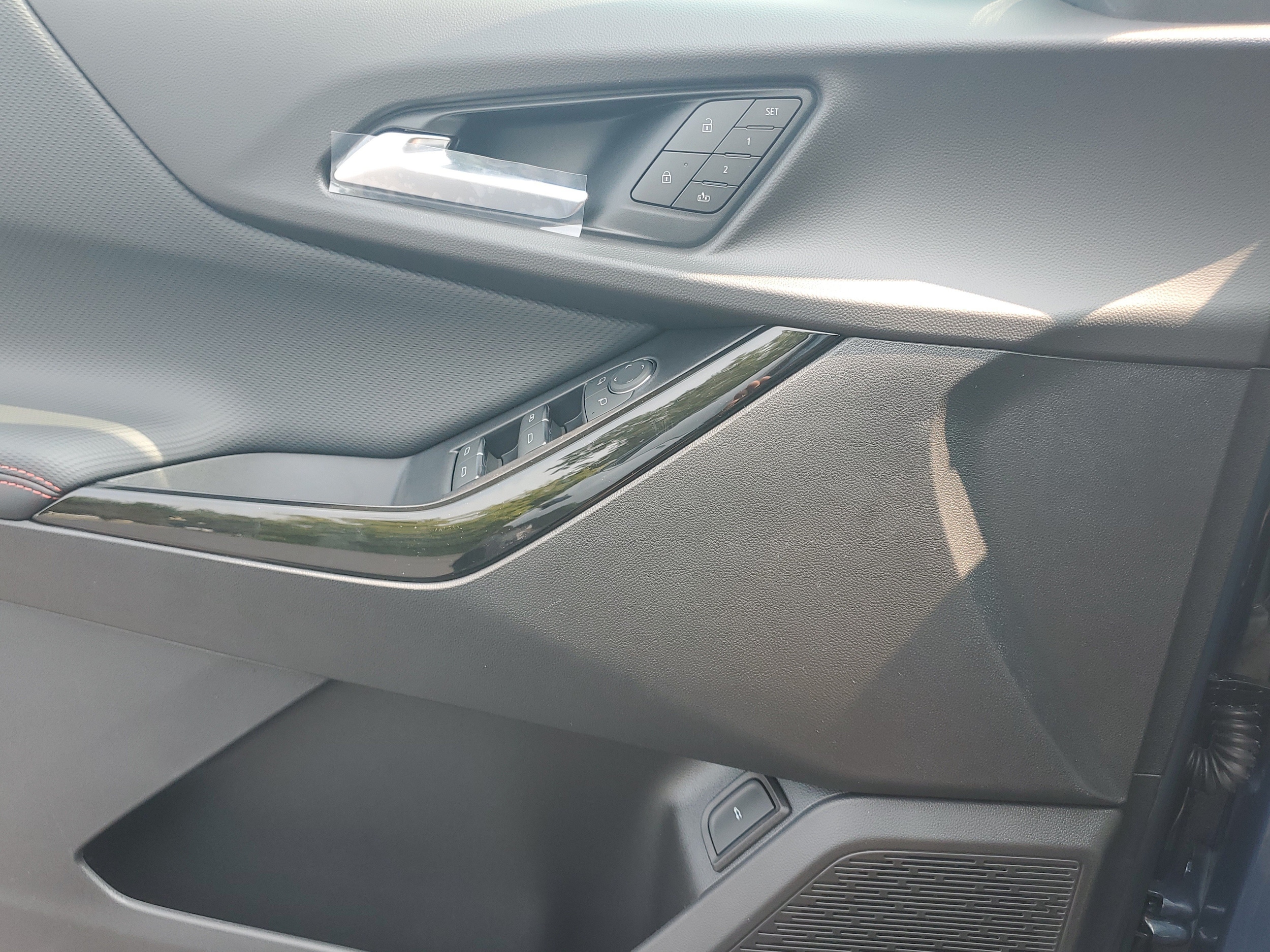 2027 Chevrolet Equinox RS - Photo 20