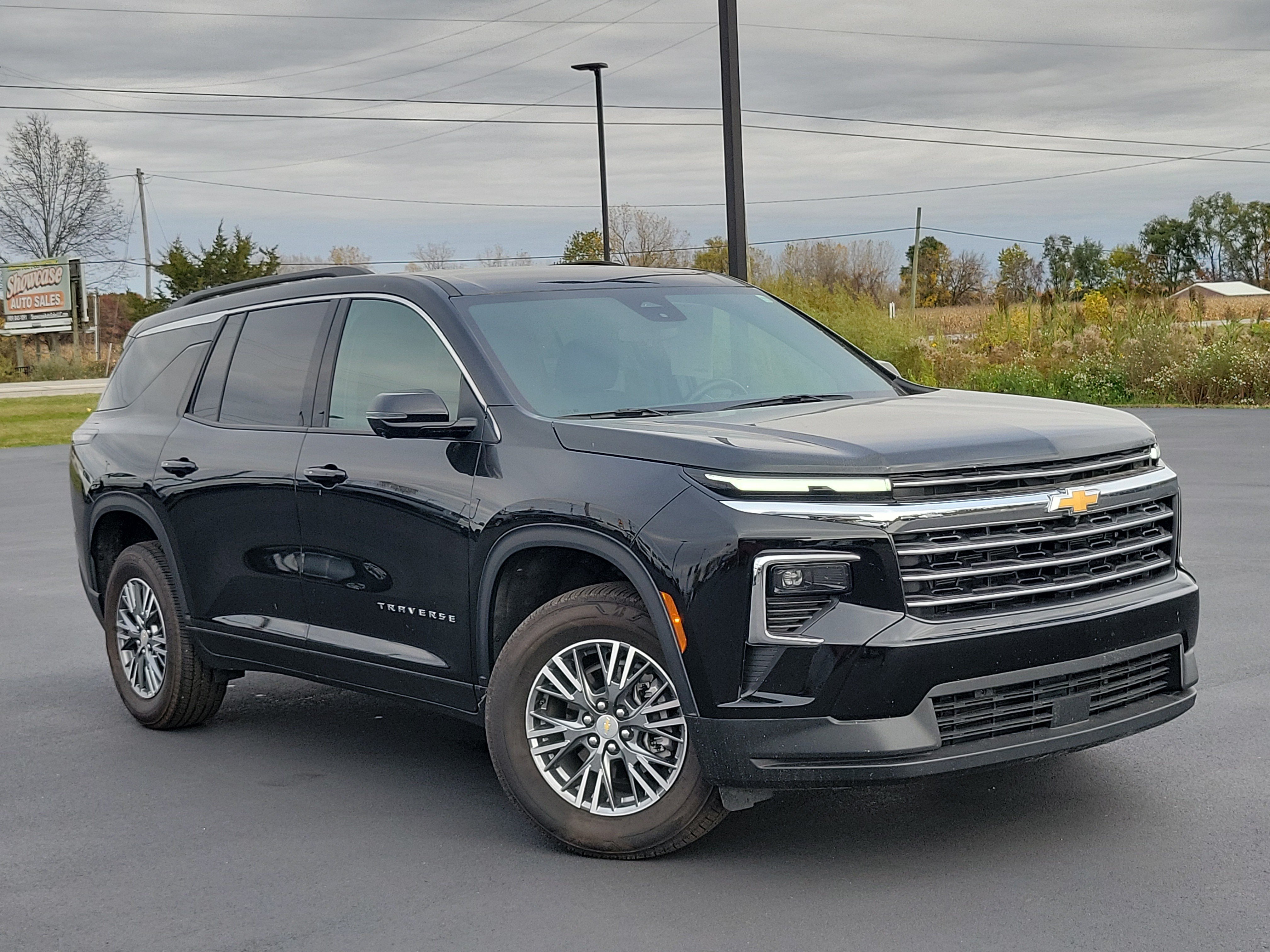 Used 2025 Chevrolet Traverse LT SUV