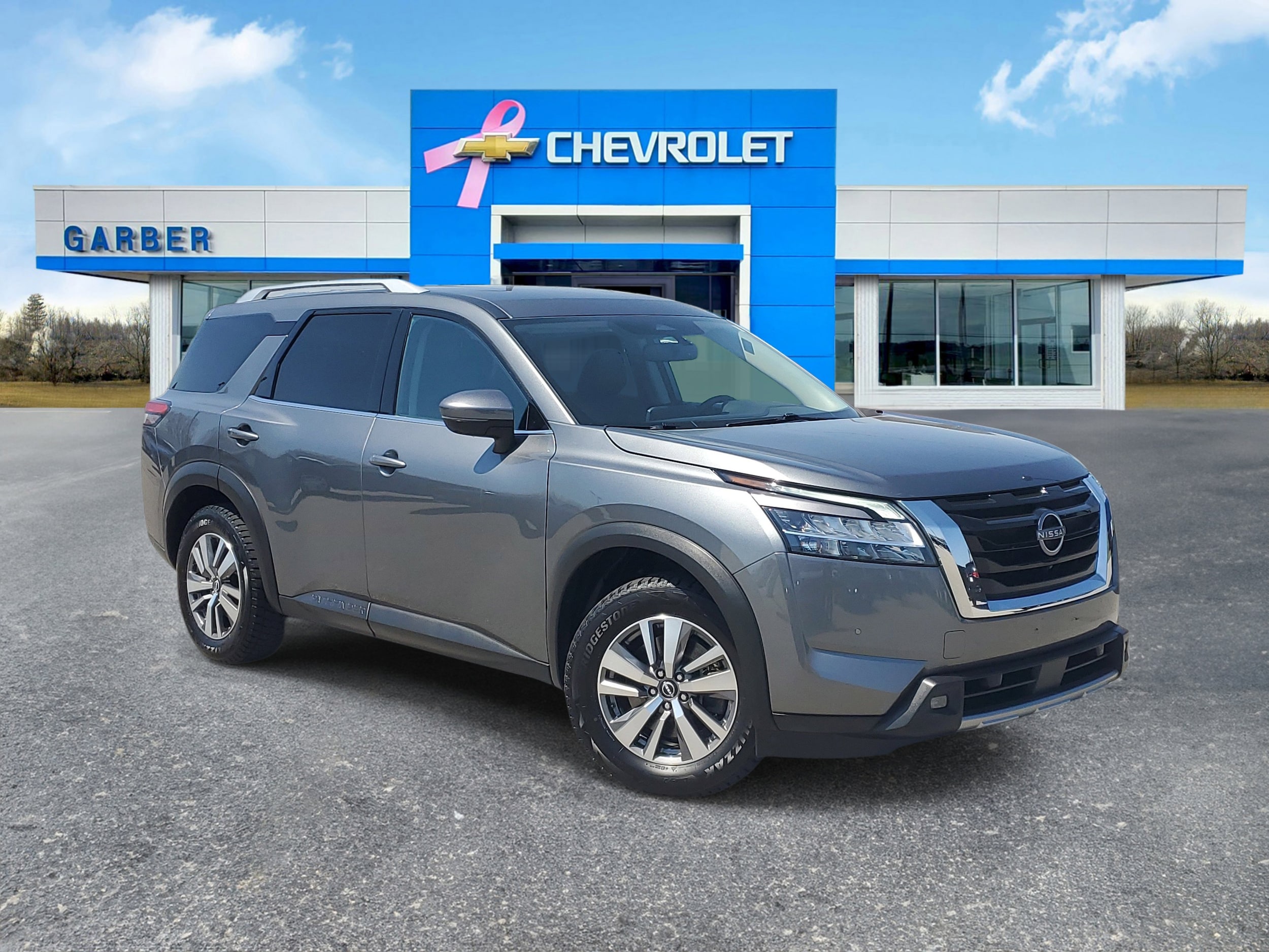 2022 Nissan Pathfinder SL 4WD's photo