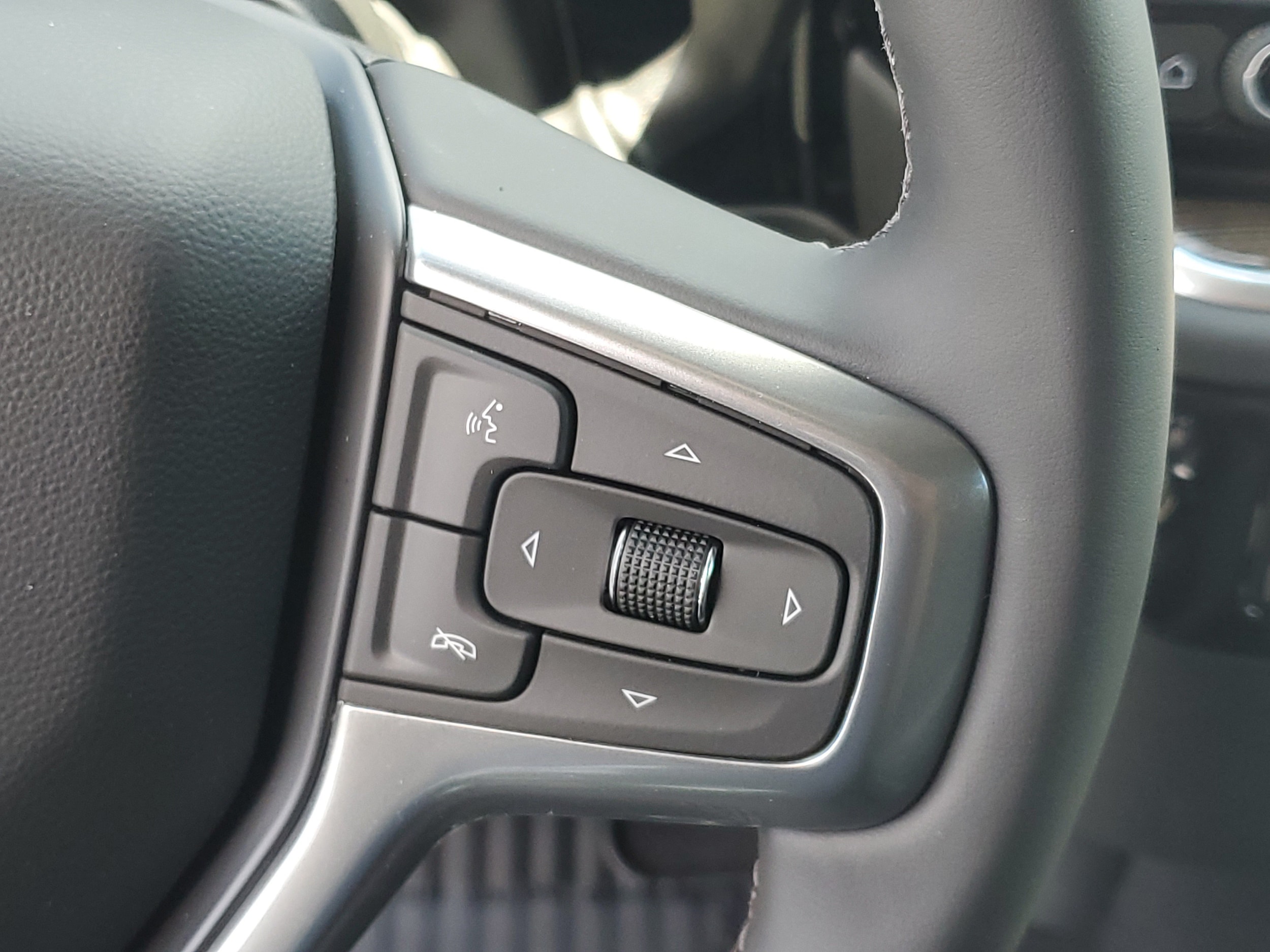 2026 Chevrolet Silverado 1500 LT - Photo 10