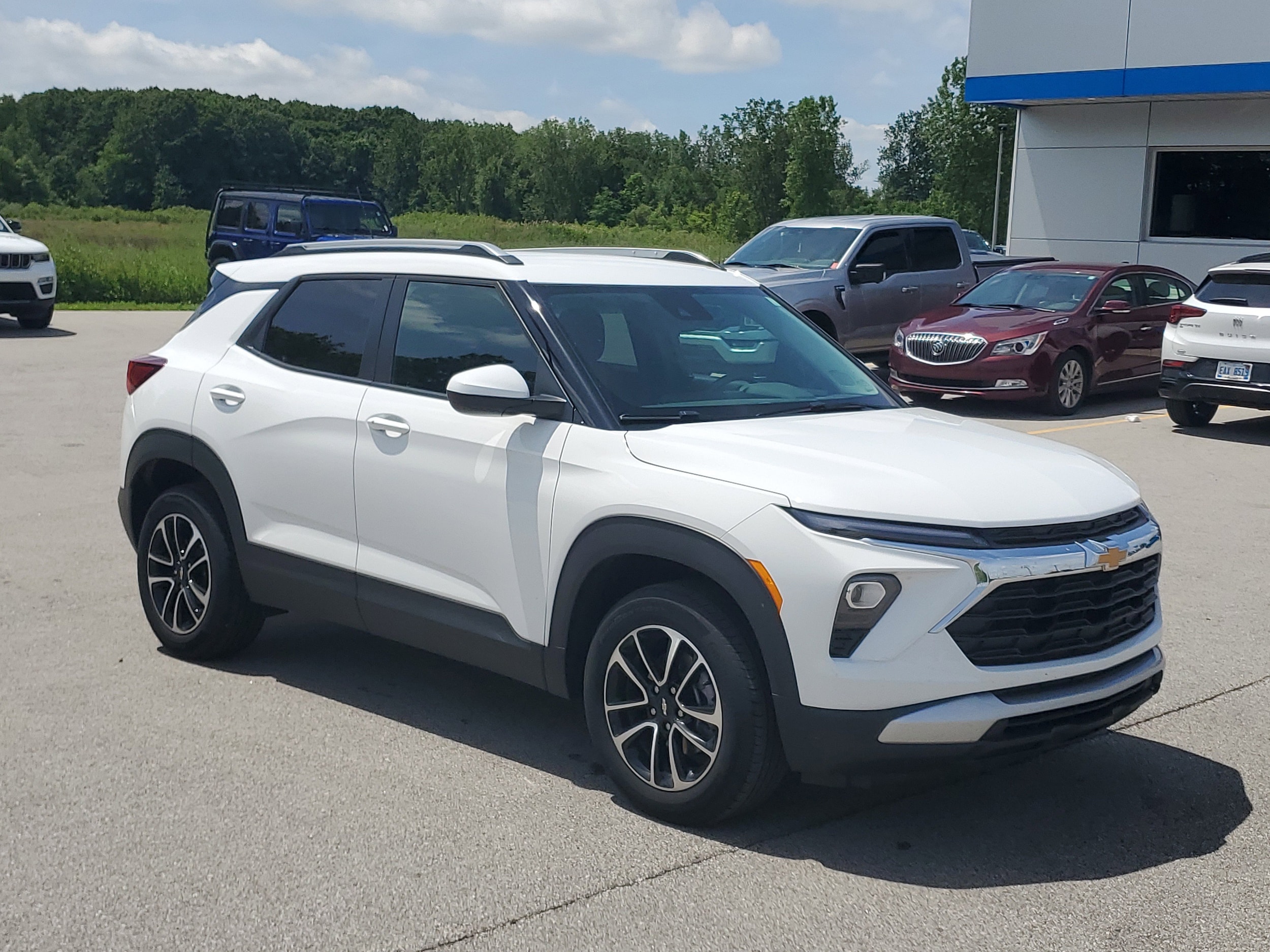 2024 Chevrolet TrailBlazer LT - Photo 11