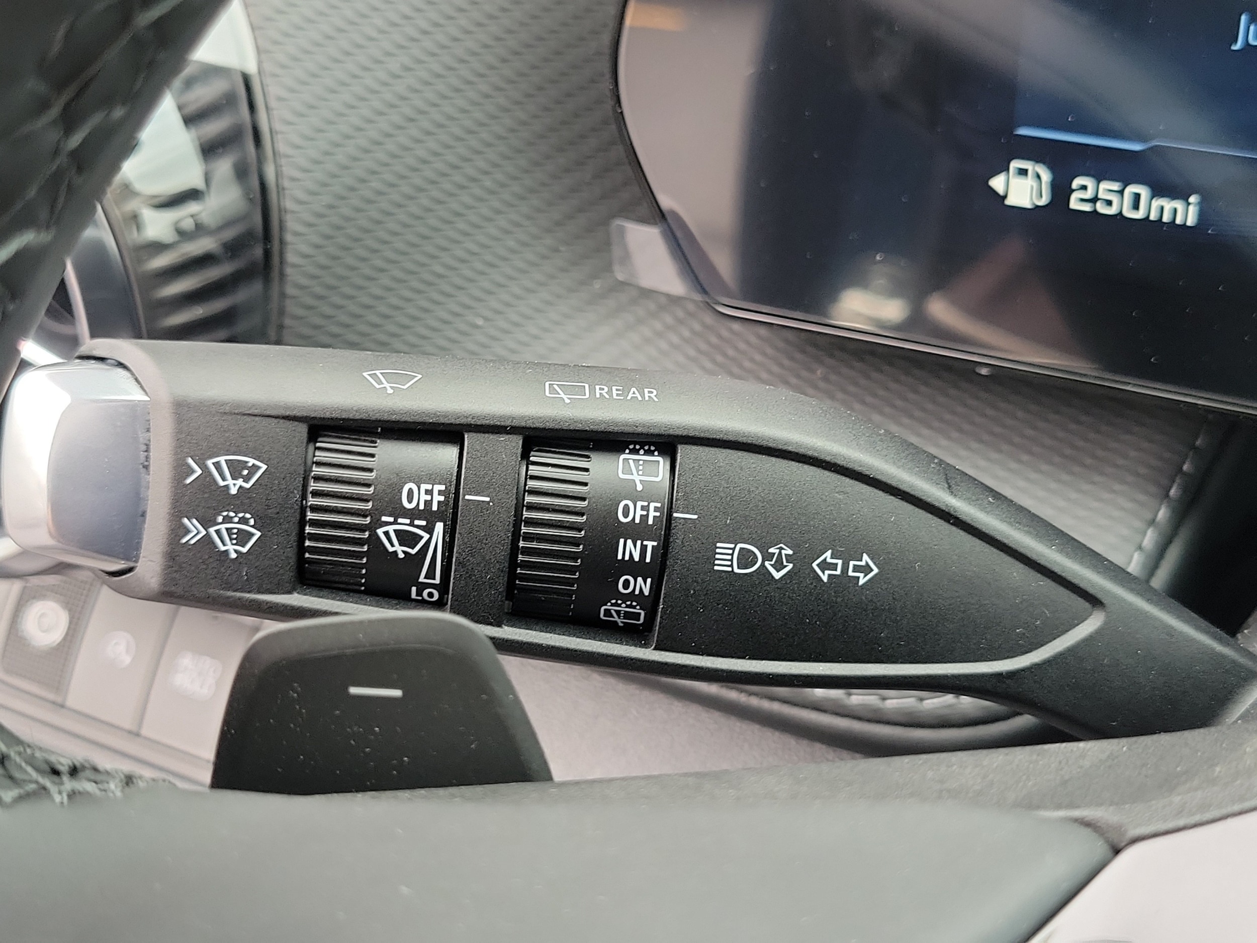 2027 Chevrolet Equinox LT - Photo 10