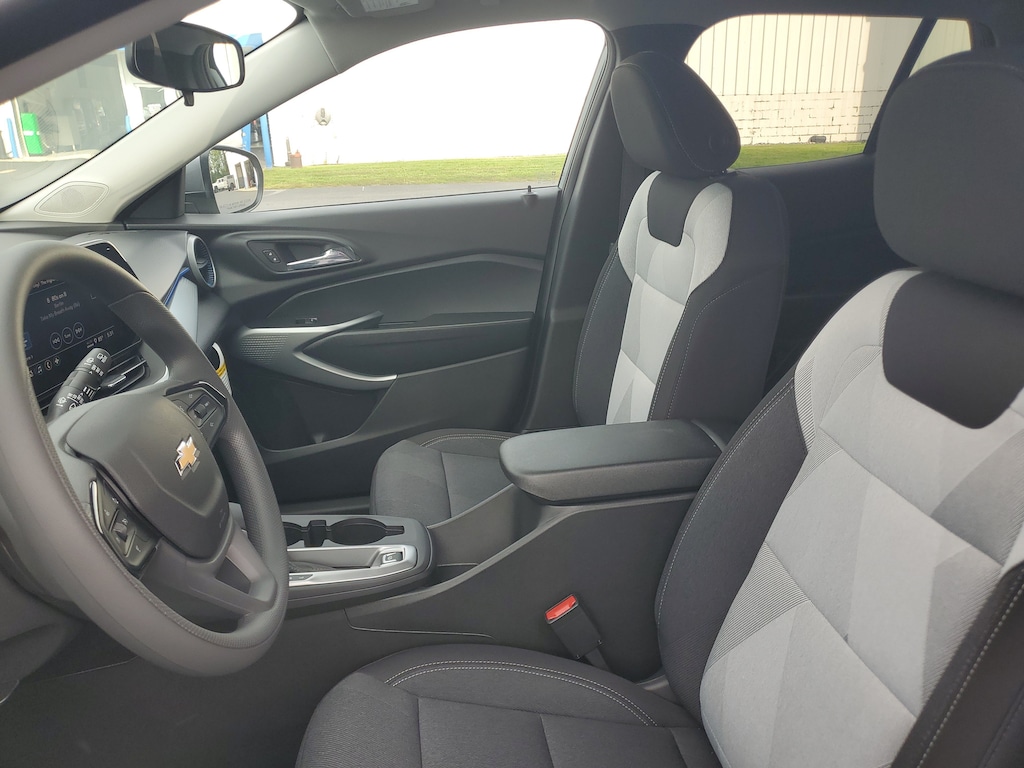 New 2026 Chevrolet Trax LS SUV