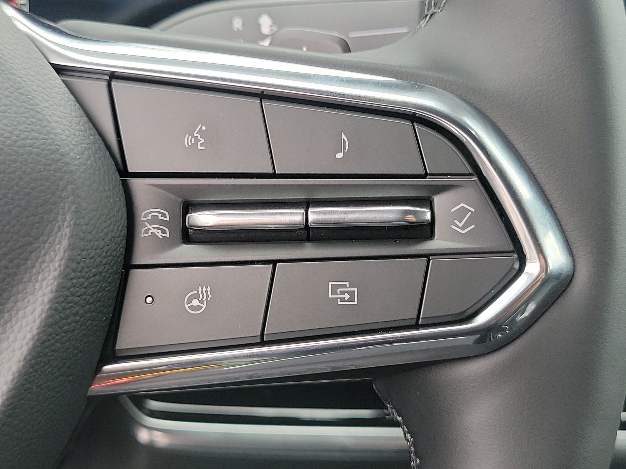 2027 Chevrolet Equinox LT - Photo 12