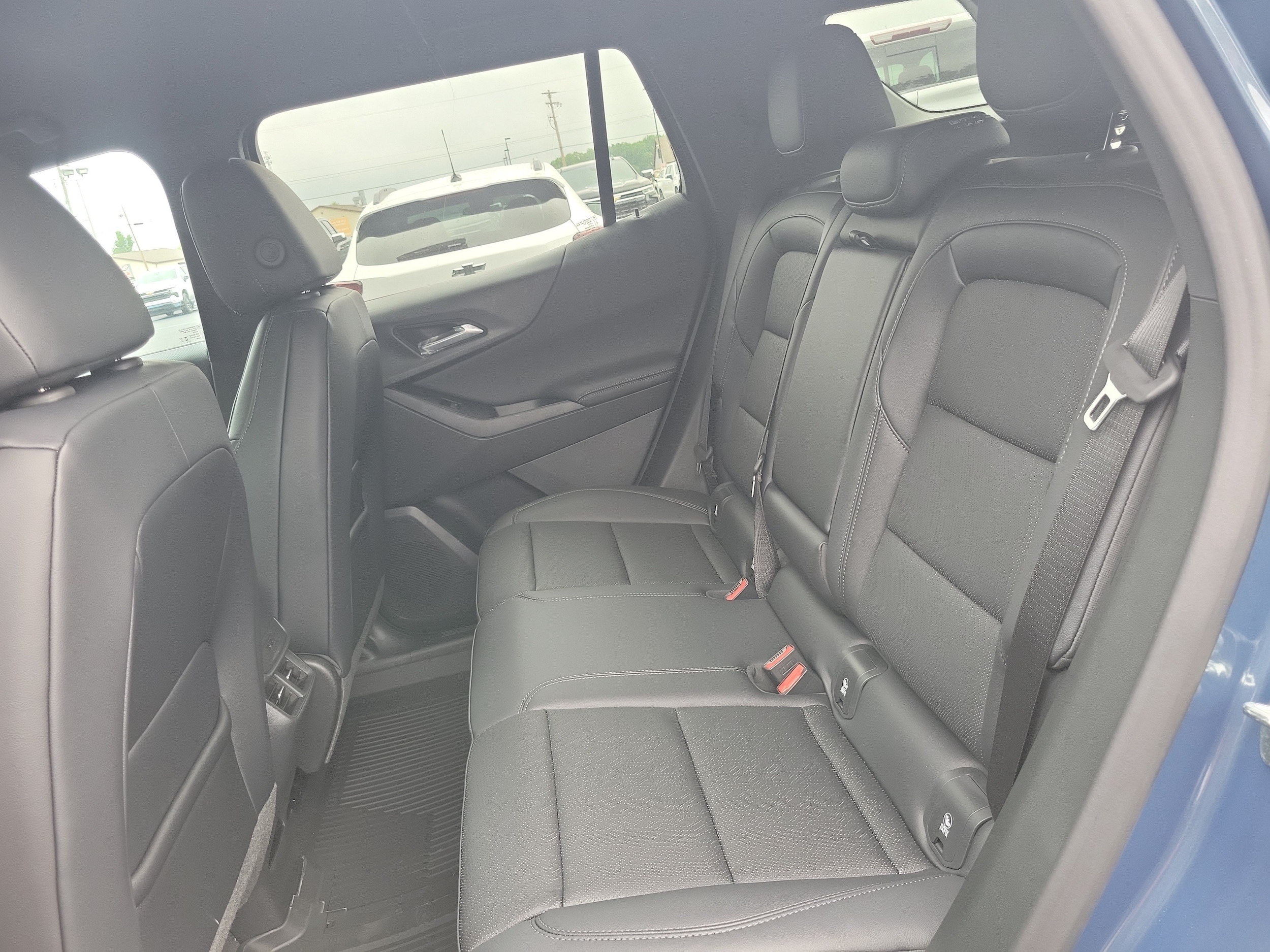 2027 Chevrolet Equinox LT - Photo 23