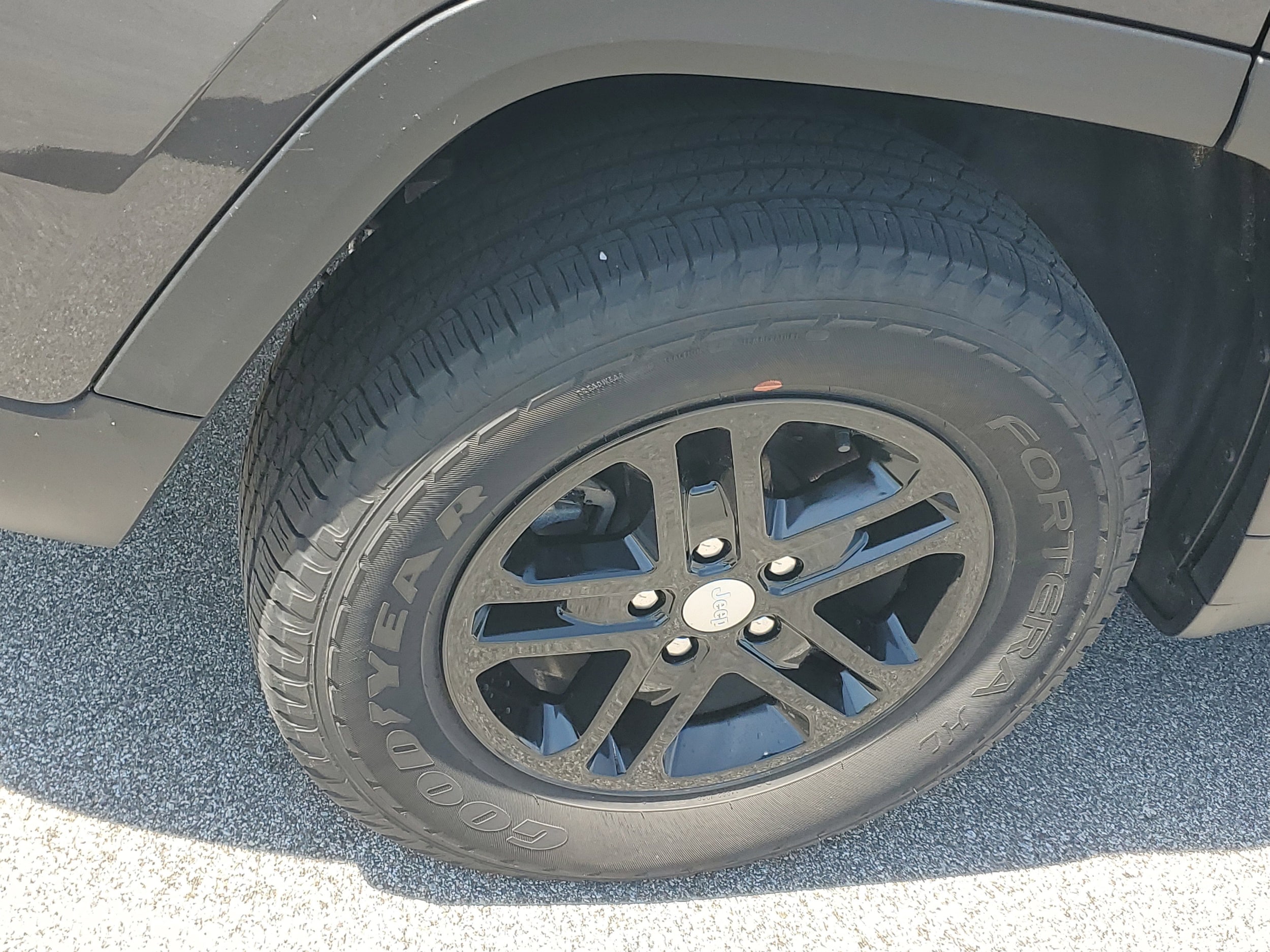 2023 Jeep Grand Cherokee Laredo - Photo 28