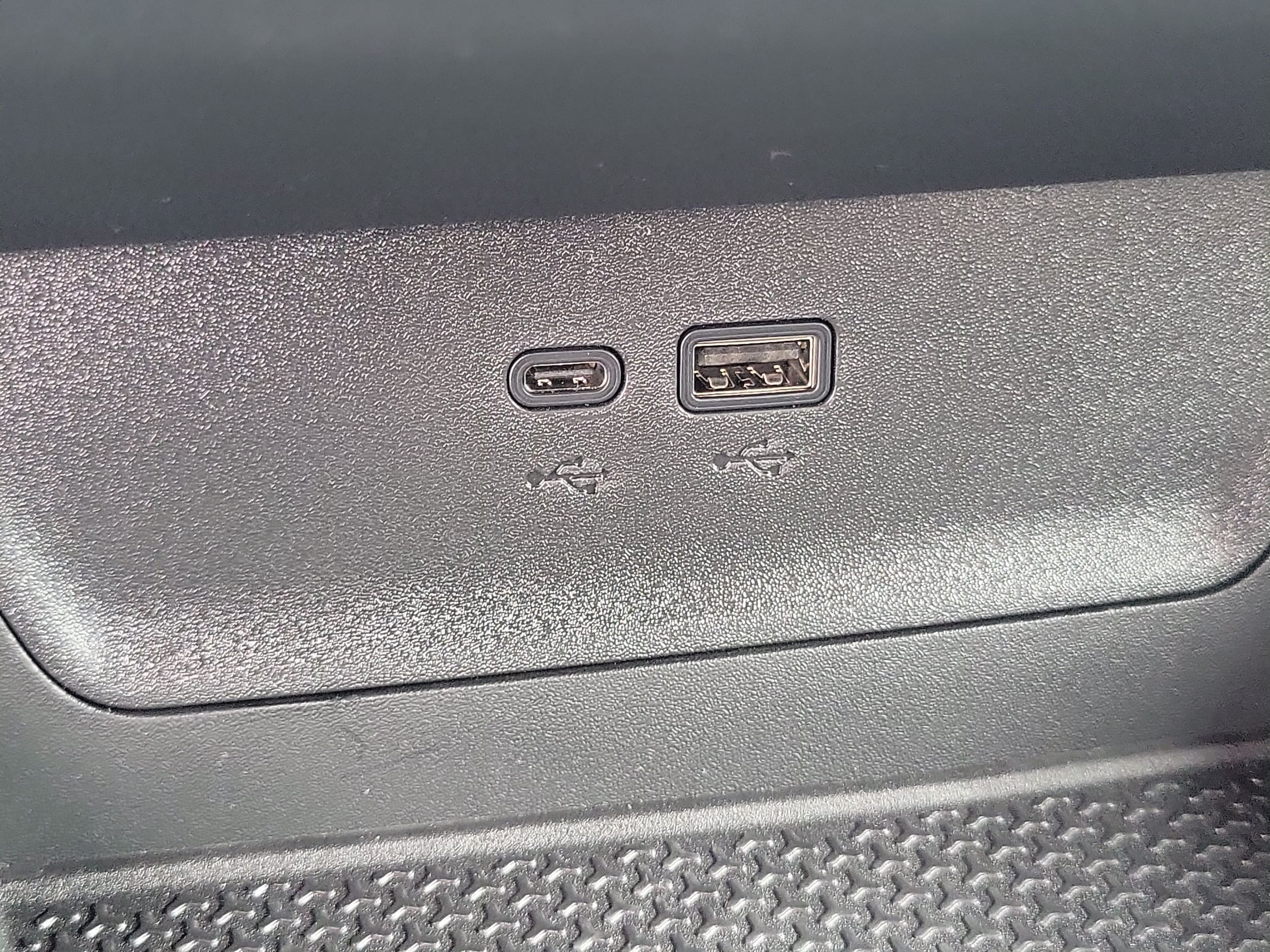 2027 Chevrolet Equinox LT - Photo 16