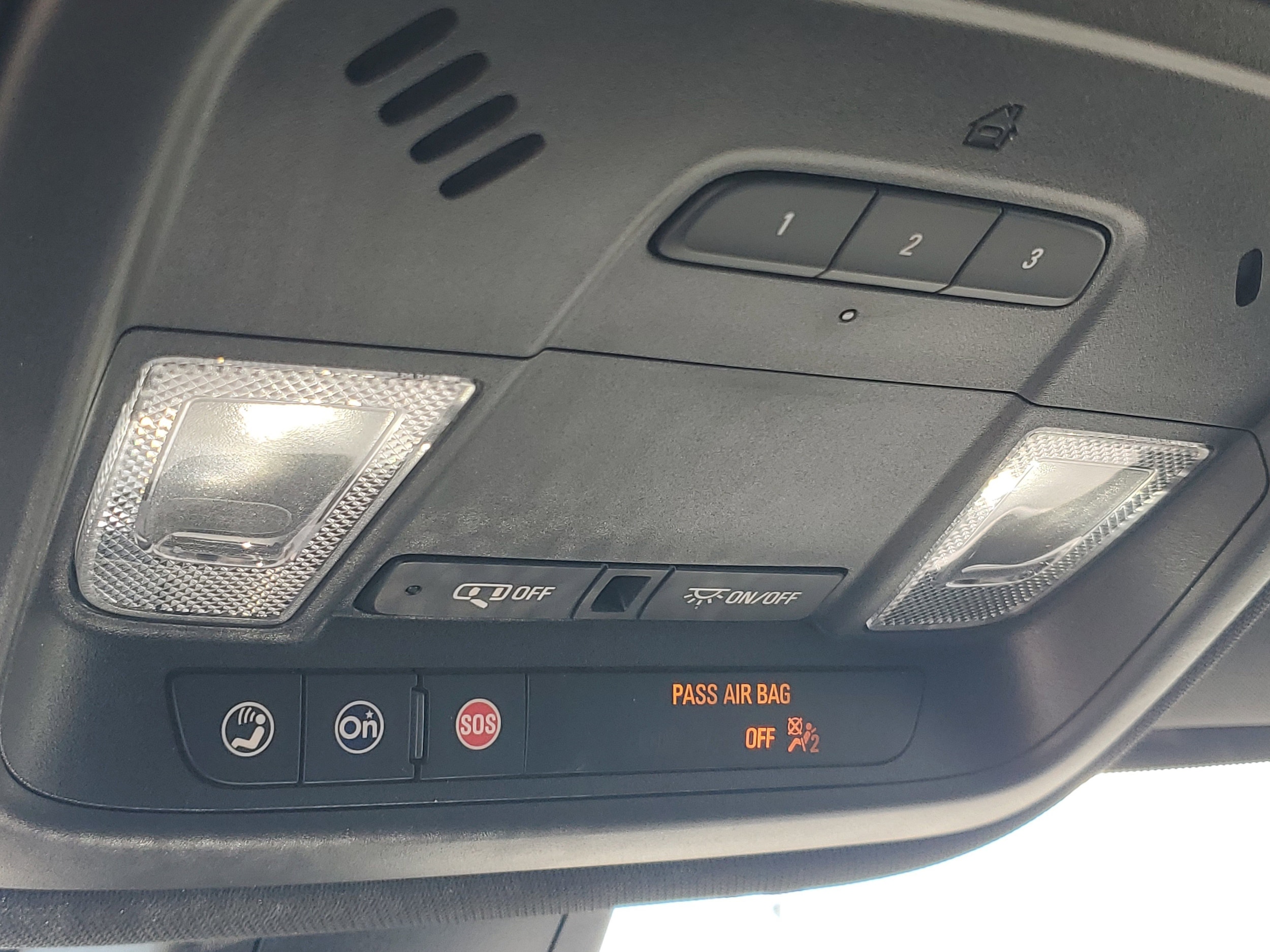 2023 Chevrolet Traverse 1LT - Photo 18