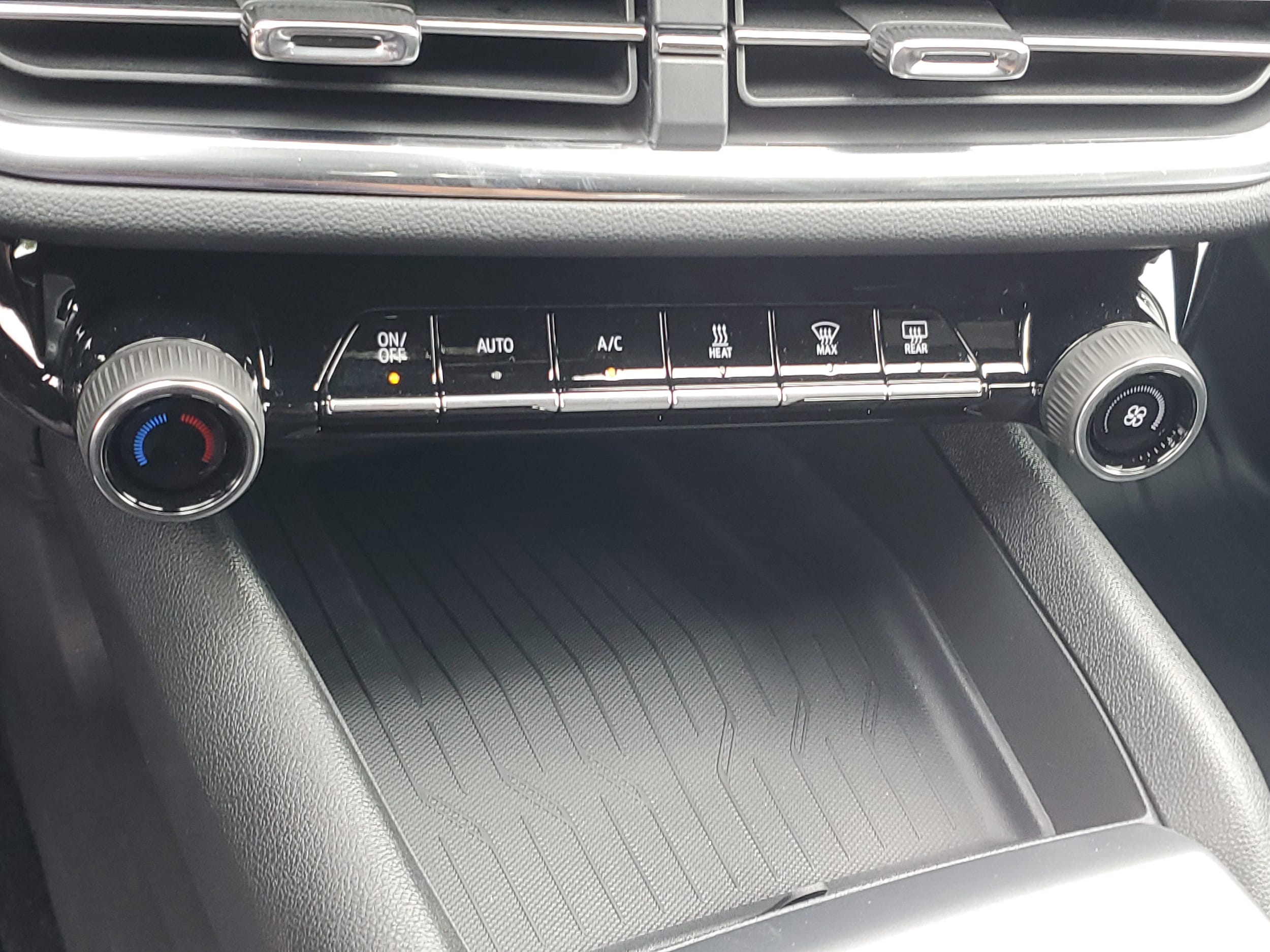 2026 Chevrolet Equinox EV 1LT - Photo 17