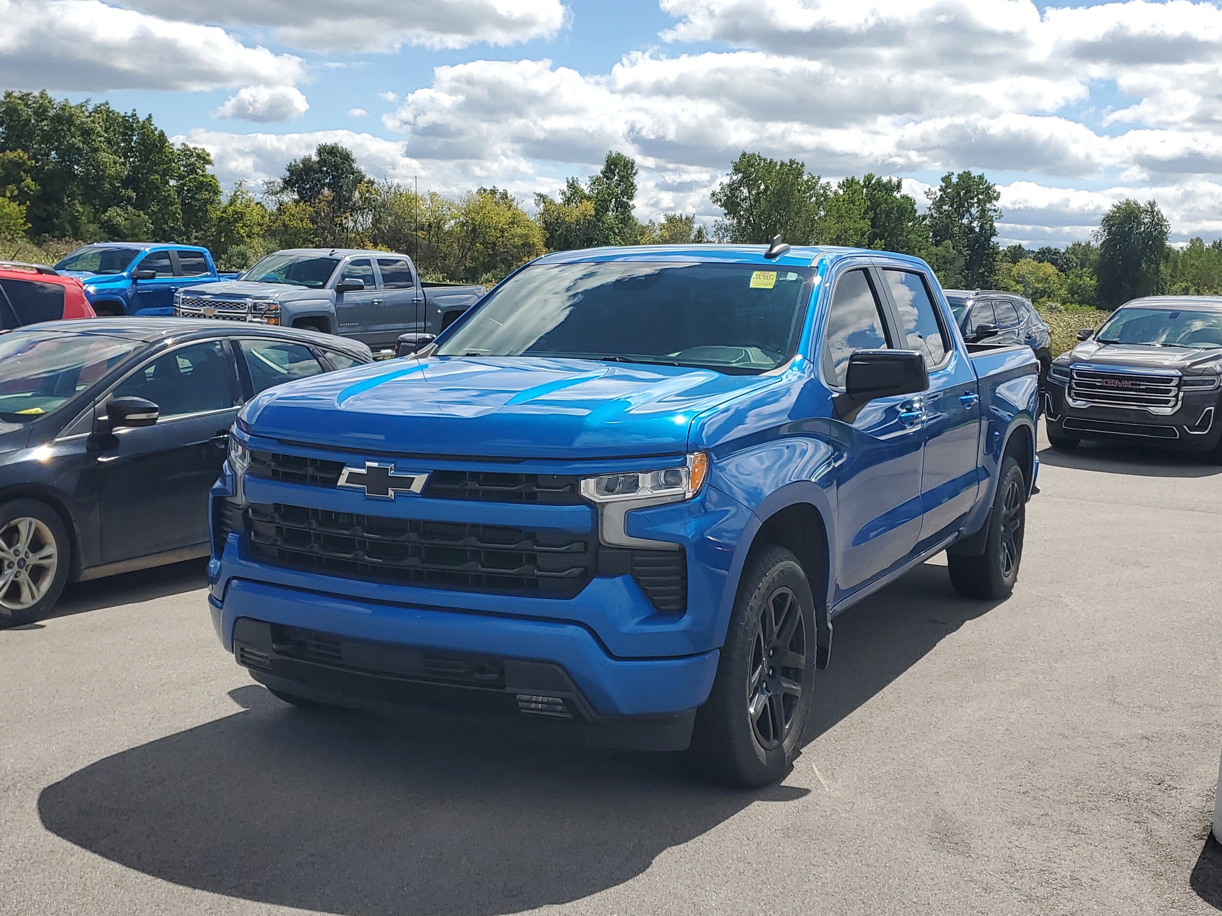 2022 Chevrolet Silverado 1500 RST photo 3