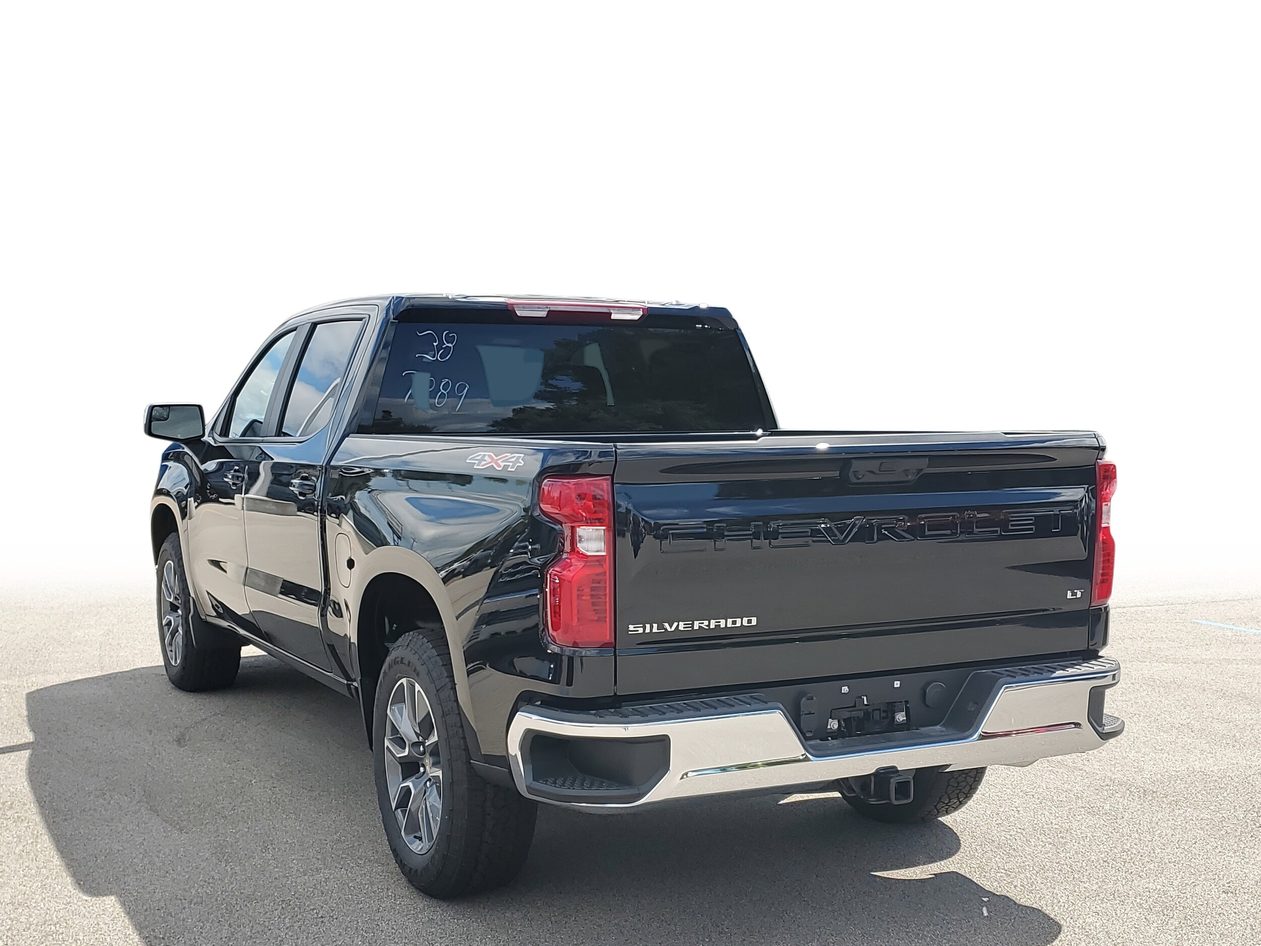 2026 Chevrolet Silverado 1500 LT photo 2