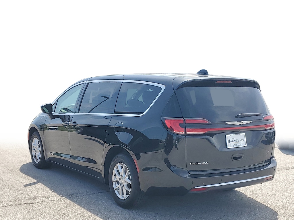 Used 2023 Chrysler Pacifica Touring L Van Passenger Van