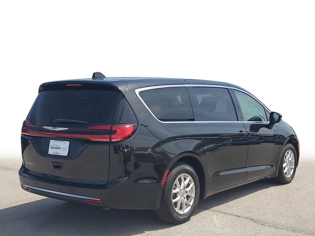 Used 2023 Chrysler Pacifica Touring L Van Passenger Van